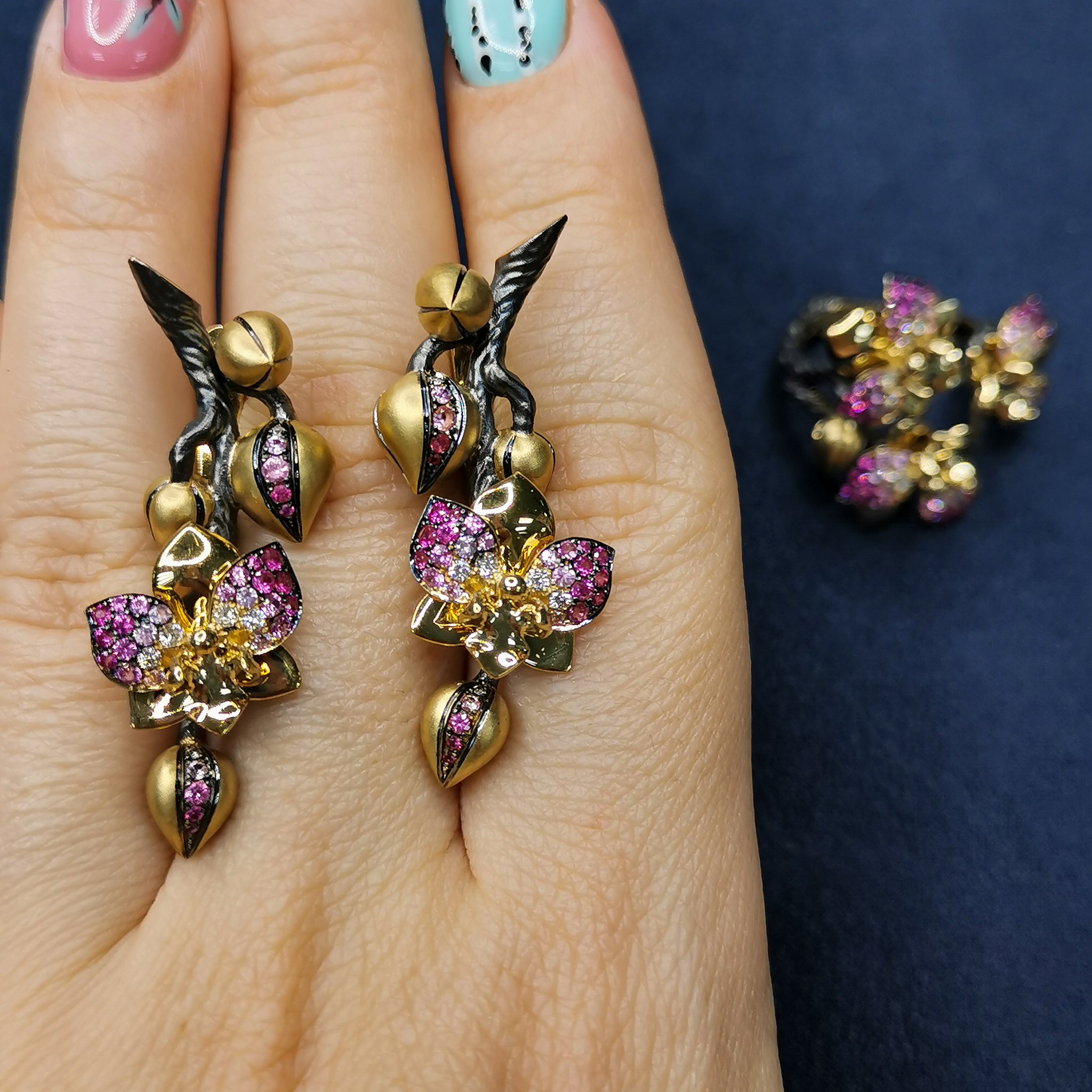 Pink Sapphires, Diamonds 18K Yellow Gold Earrings, E 0275-2