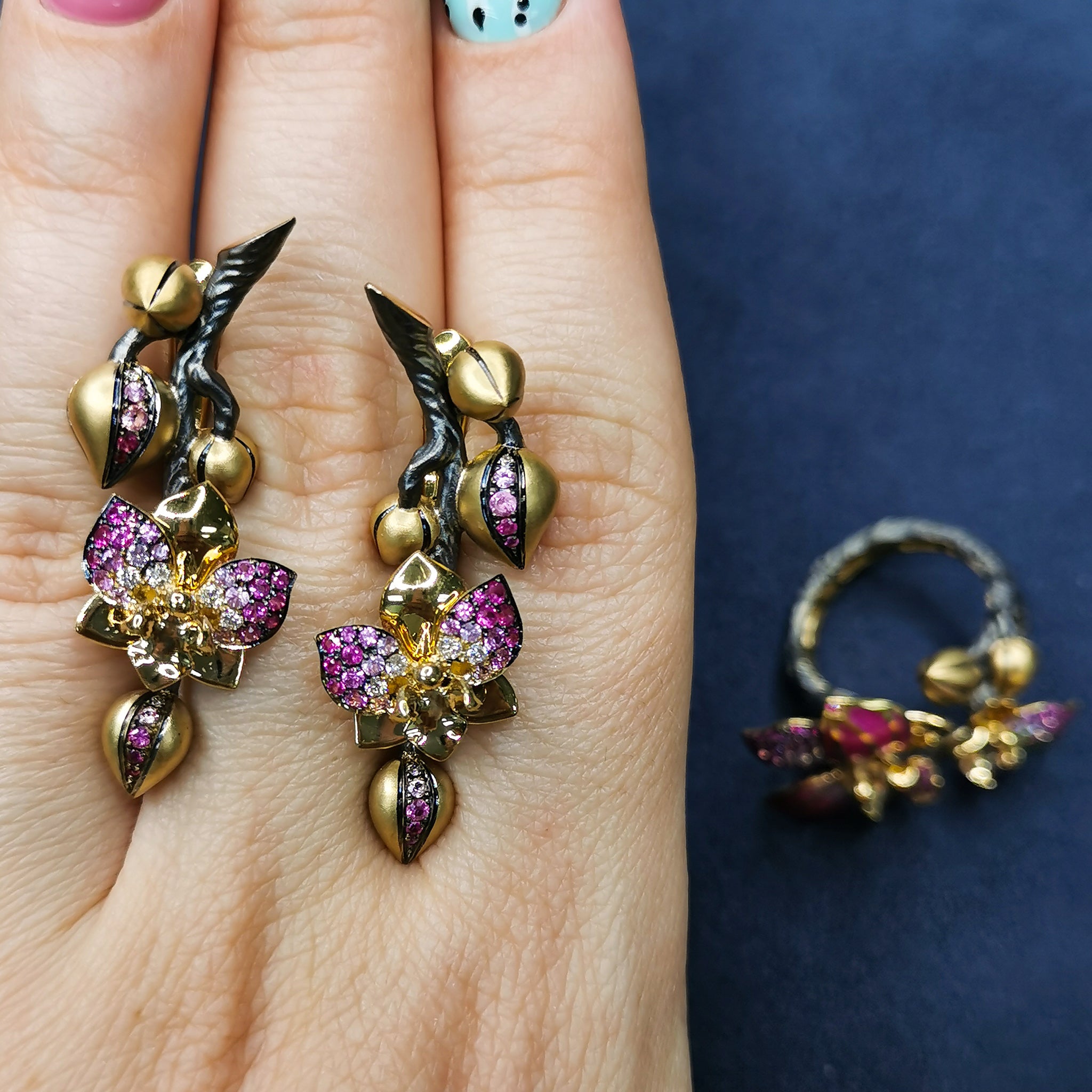 Pink Sapphires, Diamonds 18K Yellow Gold Earrings, E 0275-2