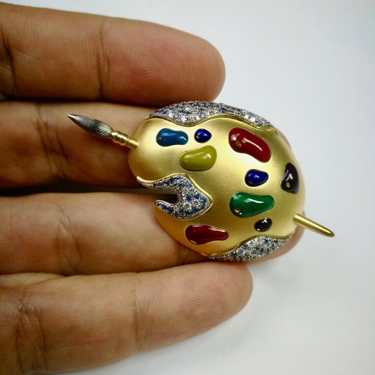 Enamel, Sapphire, Diamonds 18K Yellow Gold Palette Brooch, Brs 0032-0