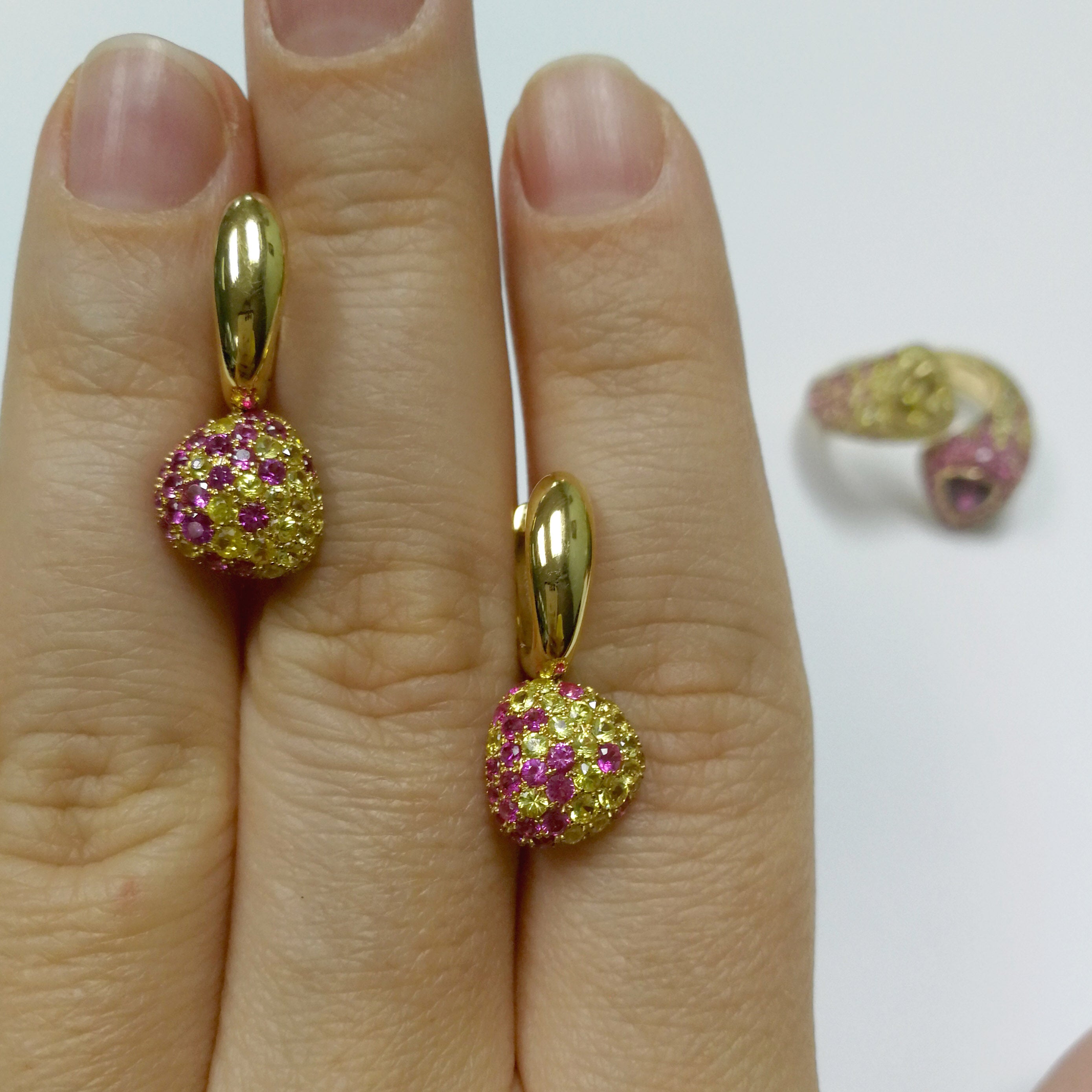 Yellow and Pink Sapphires 18K Yellow Gold Earrings, E 0040-0