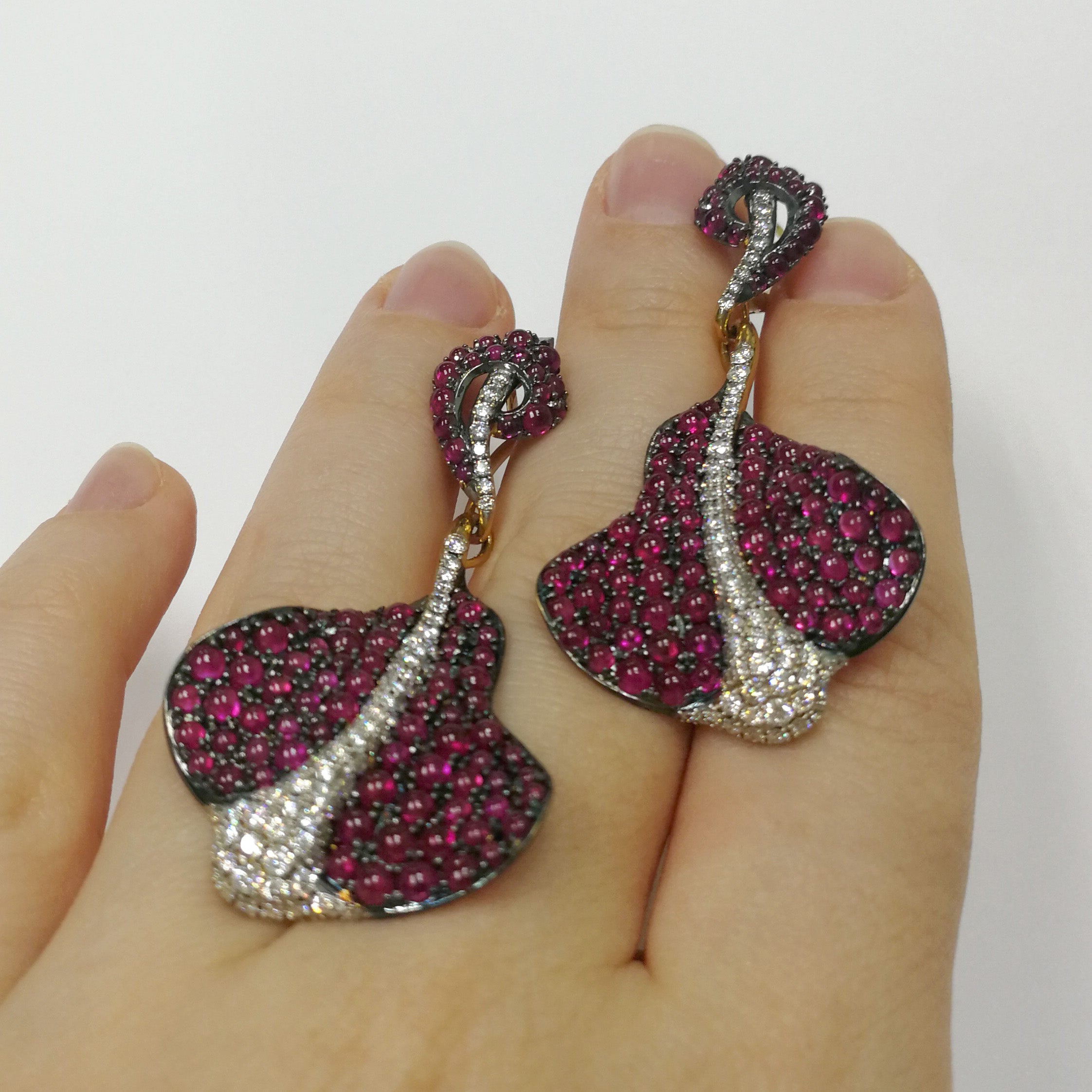 Diamonds, Ruby 18K Yellow Gold Sting Ray Earrings, E 0059-0