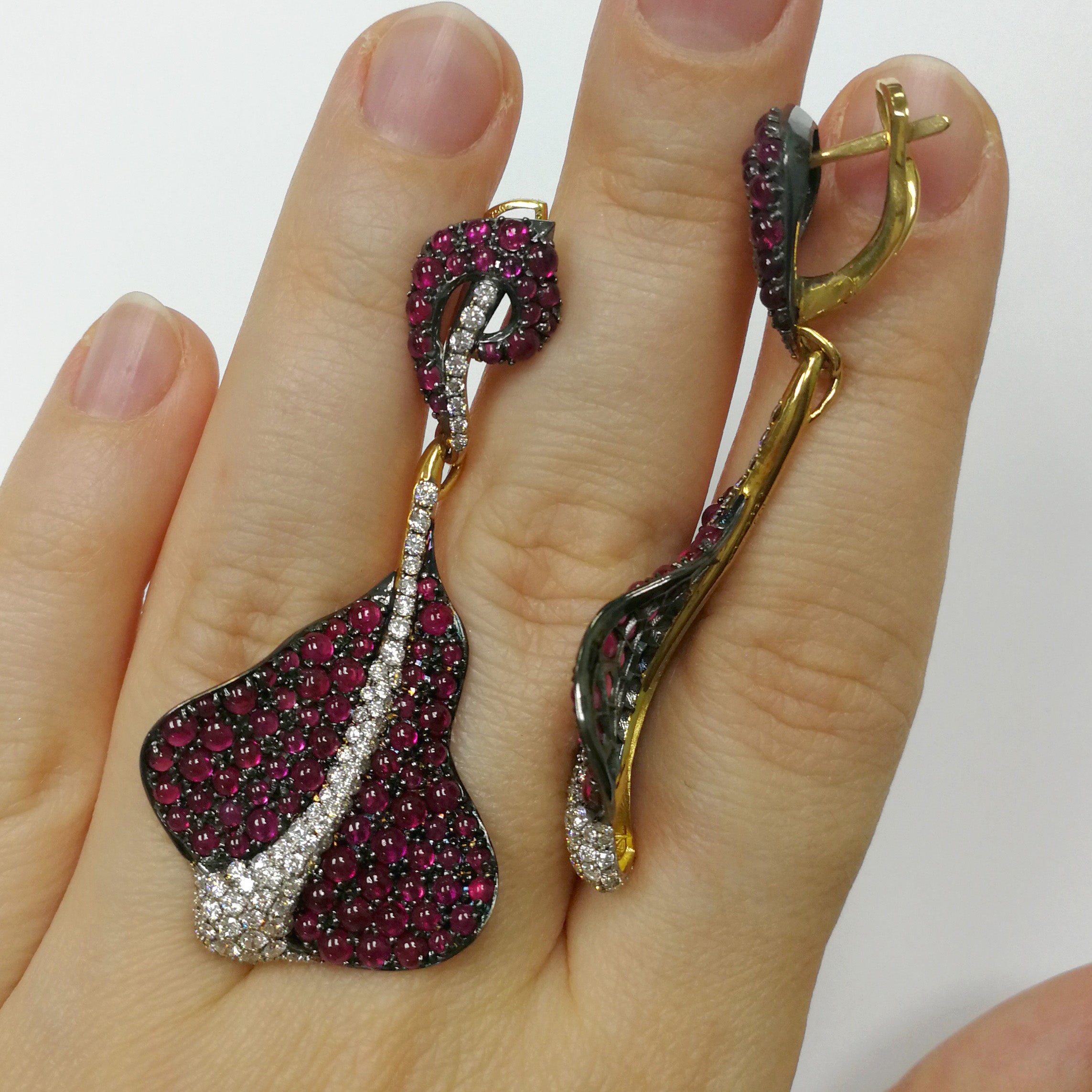Diamonds, Ruby 18K Yellow Gold Sting Ray Earrings, E 0059-0
