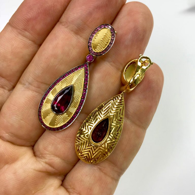 Rhodolite Garnet, Ruby, Pink Sapphire 18K Yellow Gold Earrings, E 0105-1
