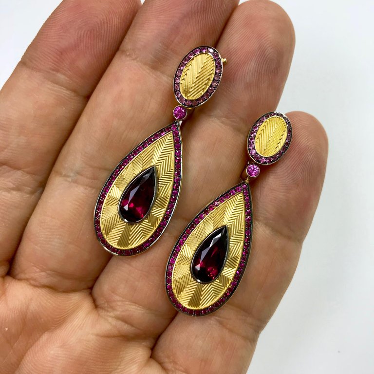 Rhodolite Garnet, Ruby, Pink Sapphire 18K Yellow Gold Earrings, E 0105-1