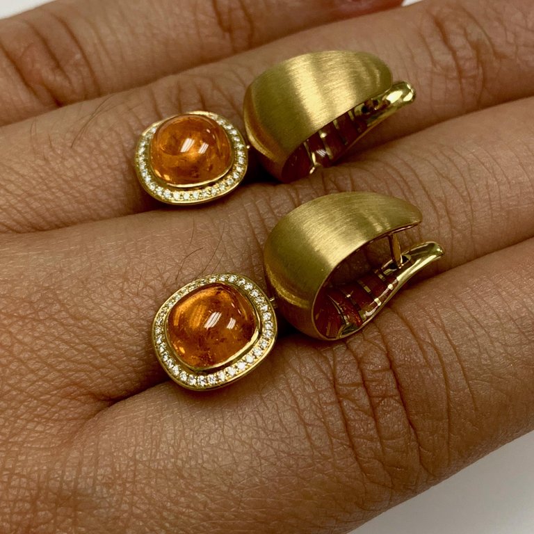 E 0176-71, 18K Yellow Gold, Enamel, Spessartine, Diamonds Earrings