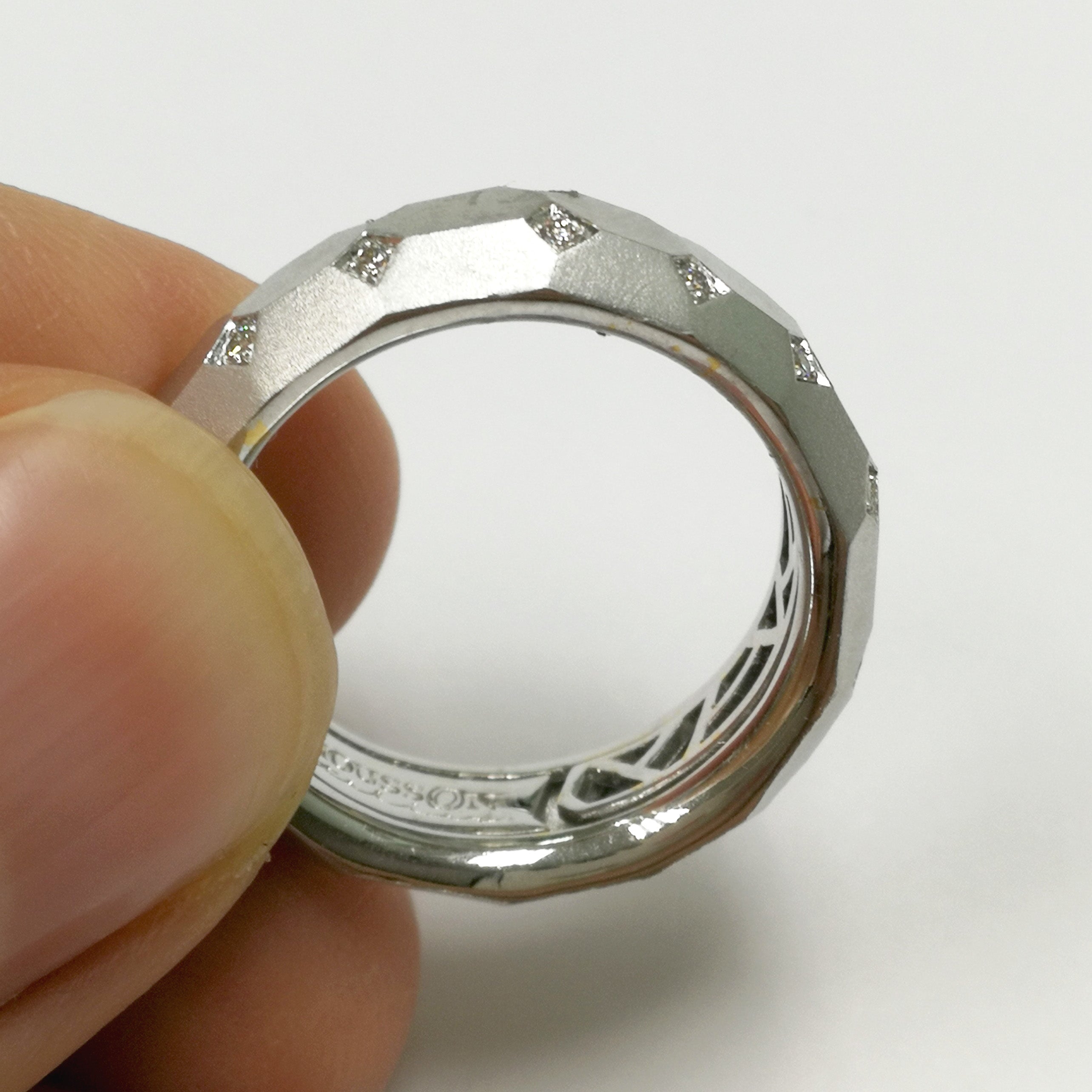 18K White Gold, Diamonds Band Ring, R 0190-3