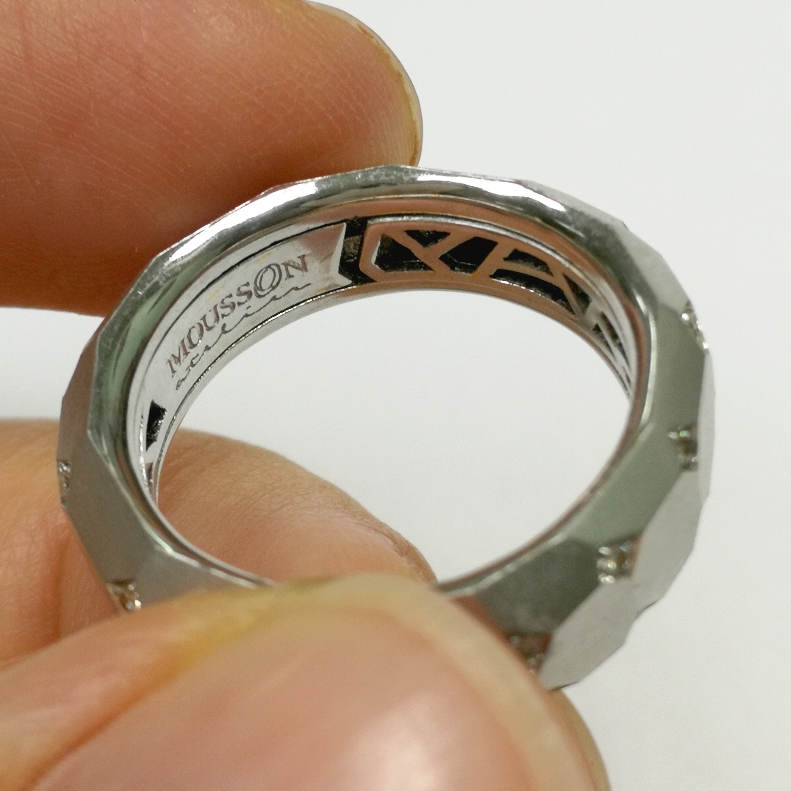 18K White Gold, Diamonds Band Ring, R 0190-3