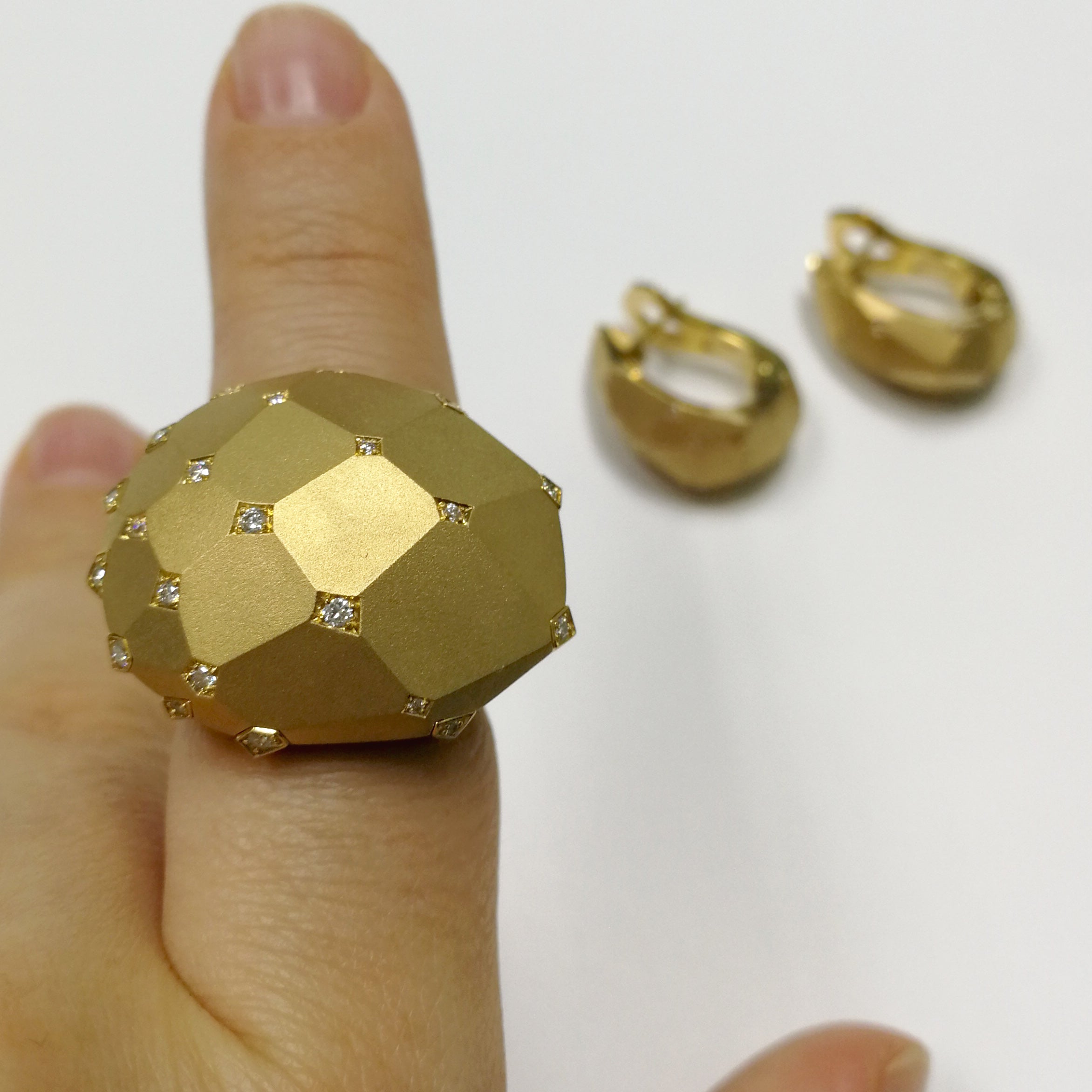 18K Yellow Gold, Diamonds Ring, R 0190-7