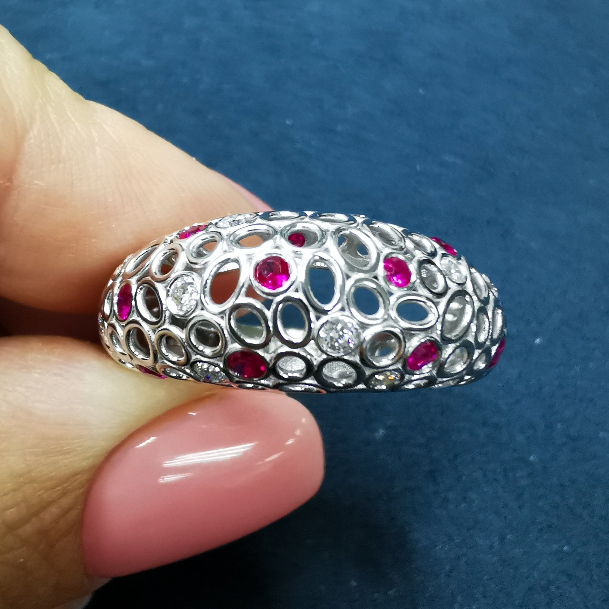 Ruby, Diamonds 18K White Gold Ring, R 0023-3
