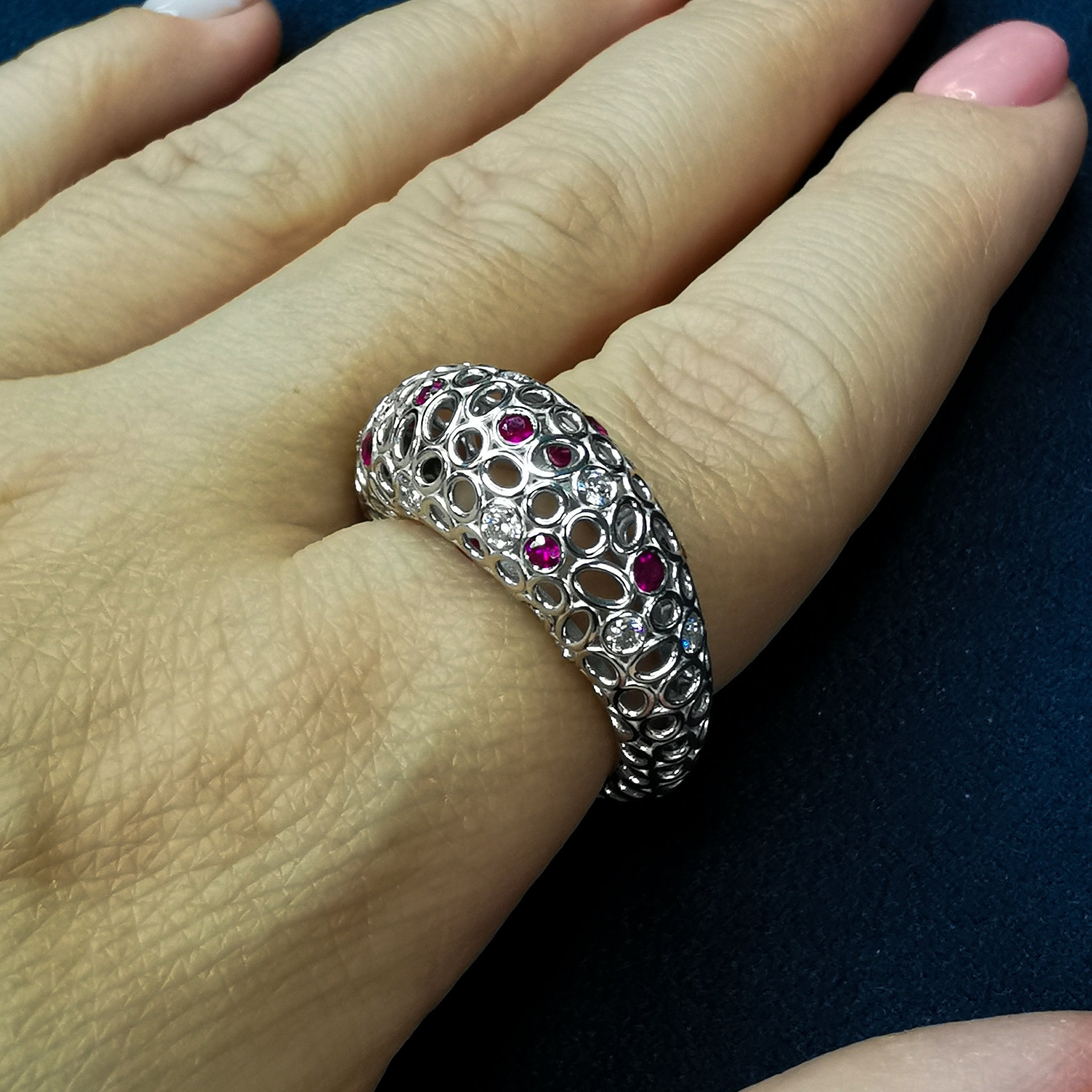 Ruby, Diamonds 18K White Gold Ring, R 0023-3