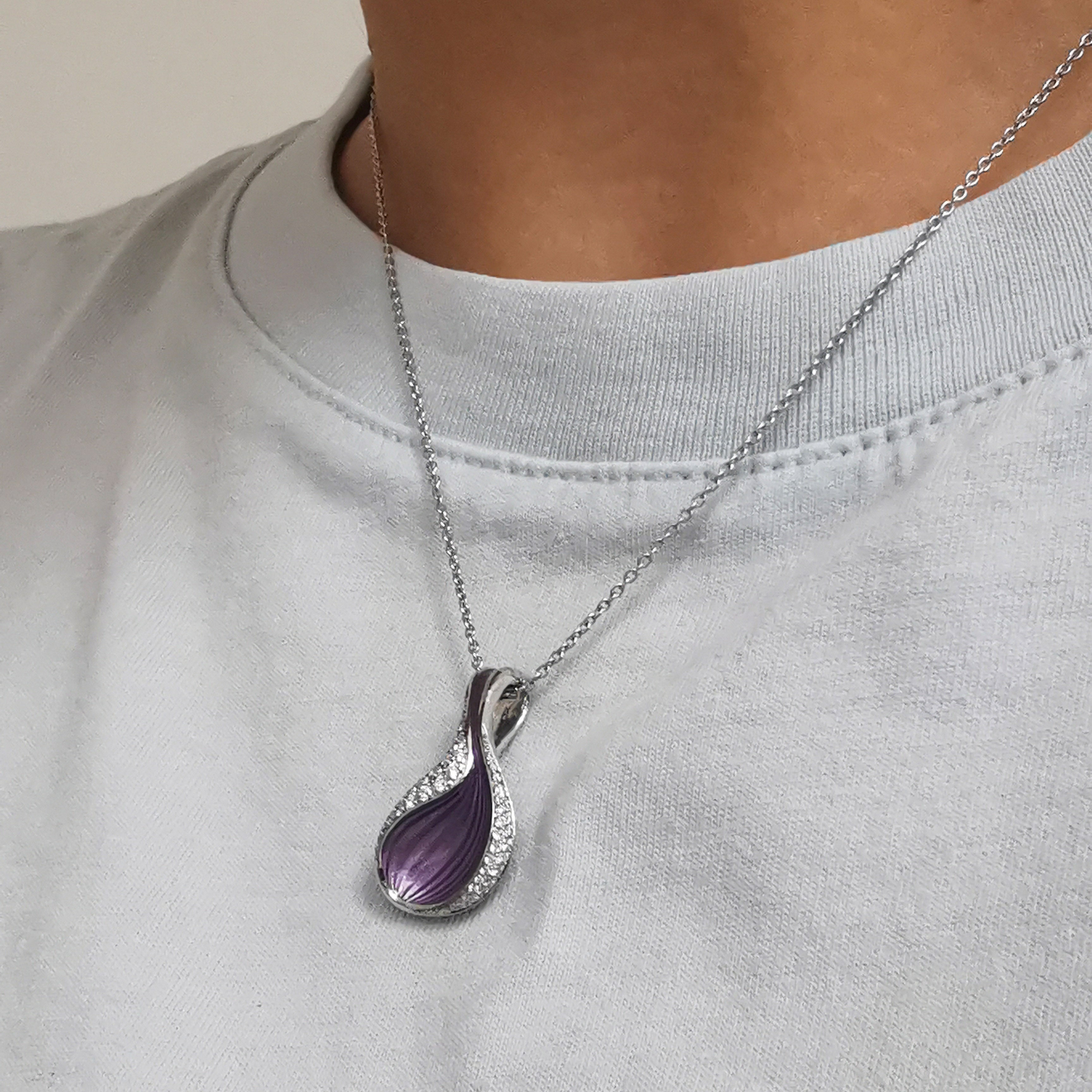 P 0123-0, 18K White Gold, Diamonds, Enamel Pendant