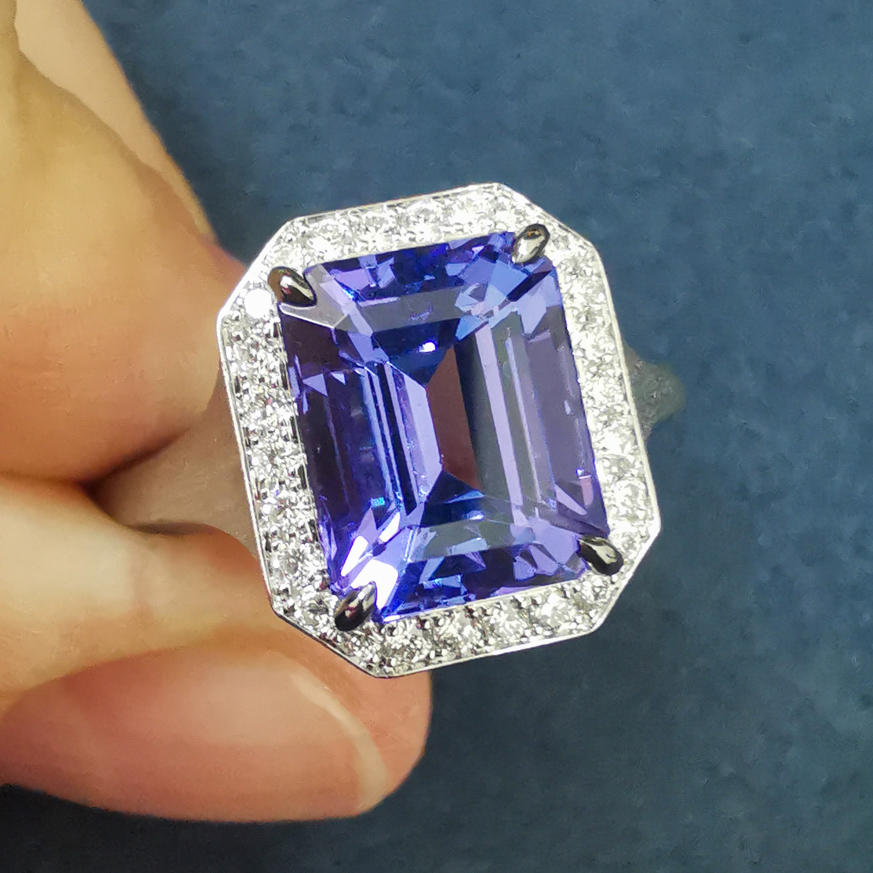 Tanzanite, Diamonds, 18K White Gold, Enamel Ring, R 0143-11