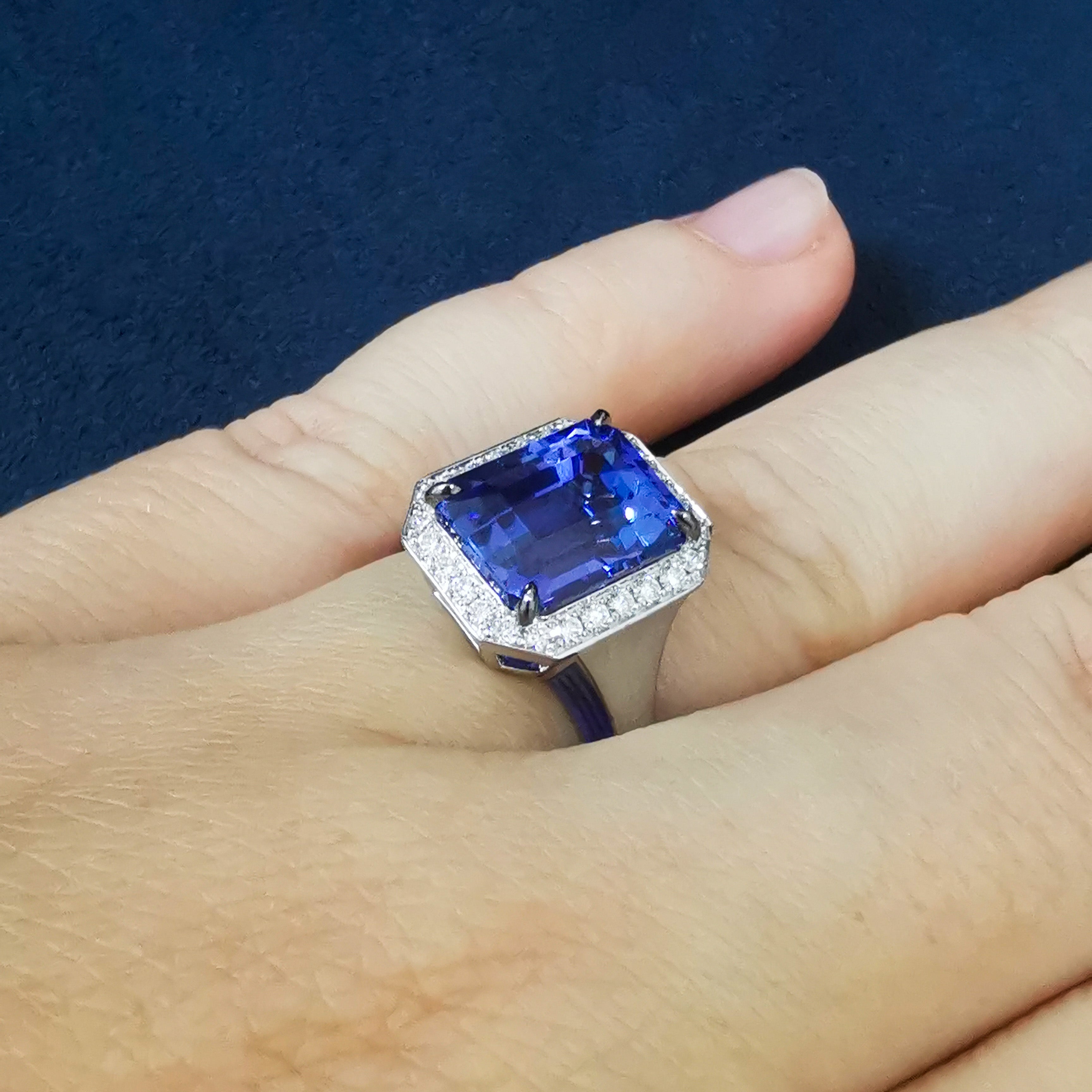 Tanzanite, Diamonds, 18K White Gold, Enamel Ring, R 0143-11