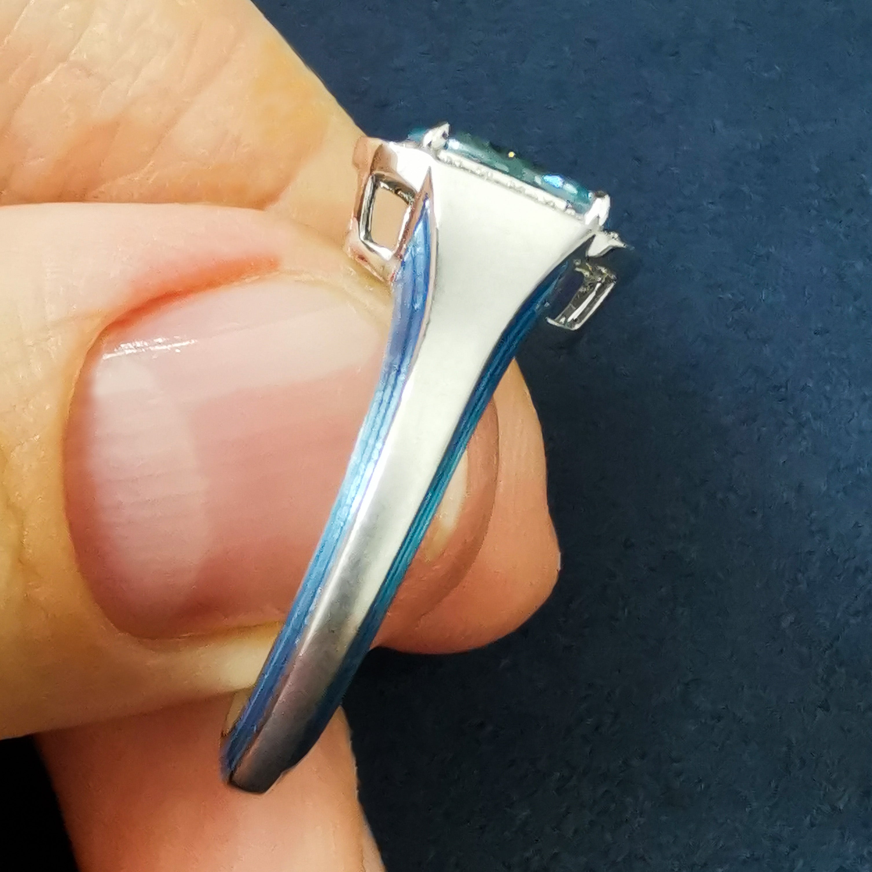 R 0143-0, 18K White Gold, Blue Zircon, Diamonds, Enamel Ring