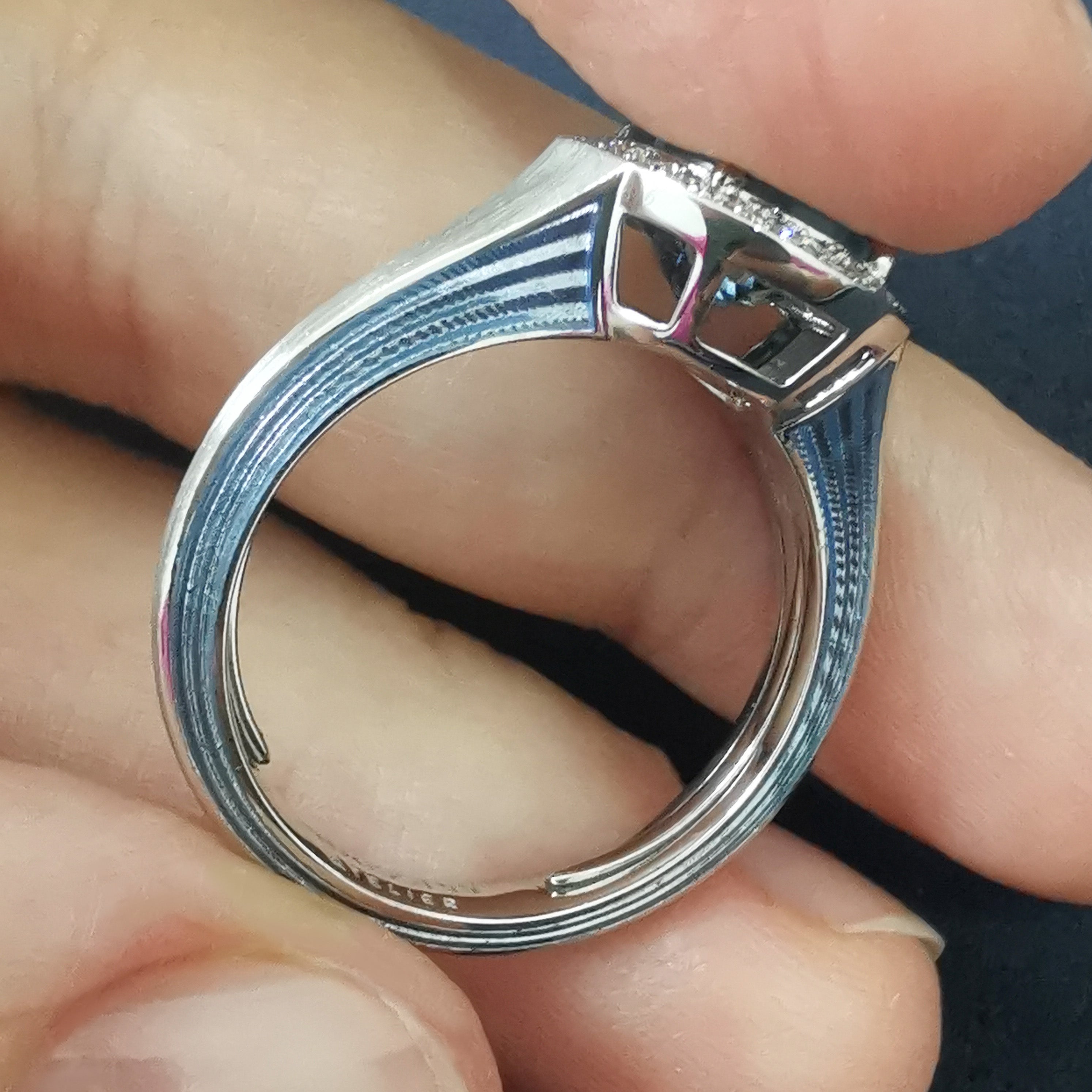 Aquamarine, Diamonds, Enamel 18K White Gold Ring, R 0143-02
