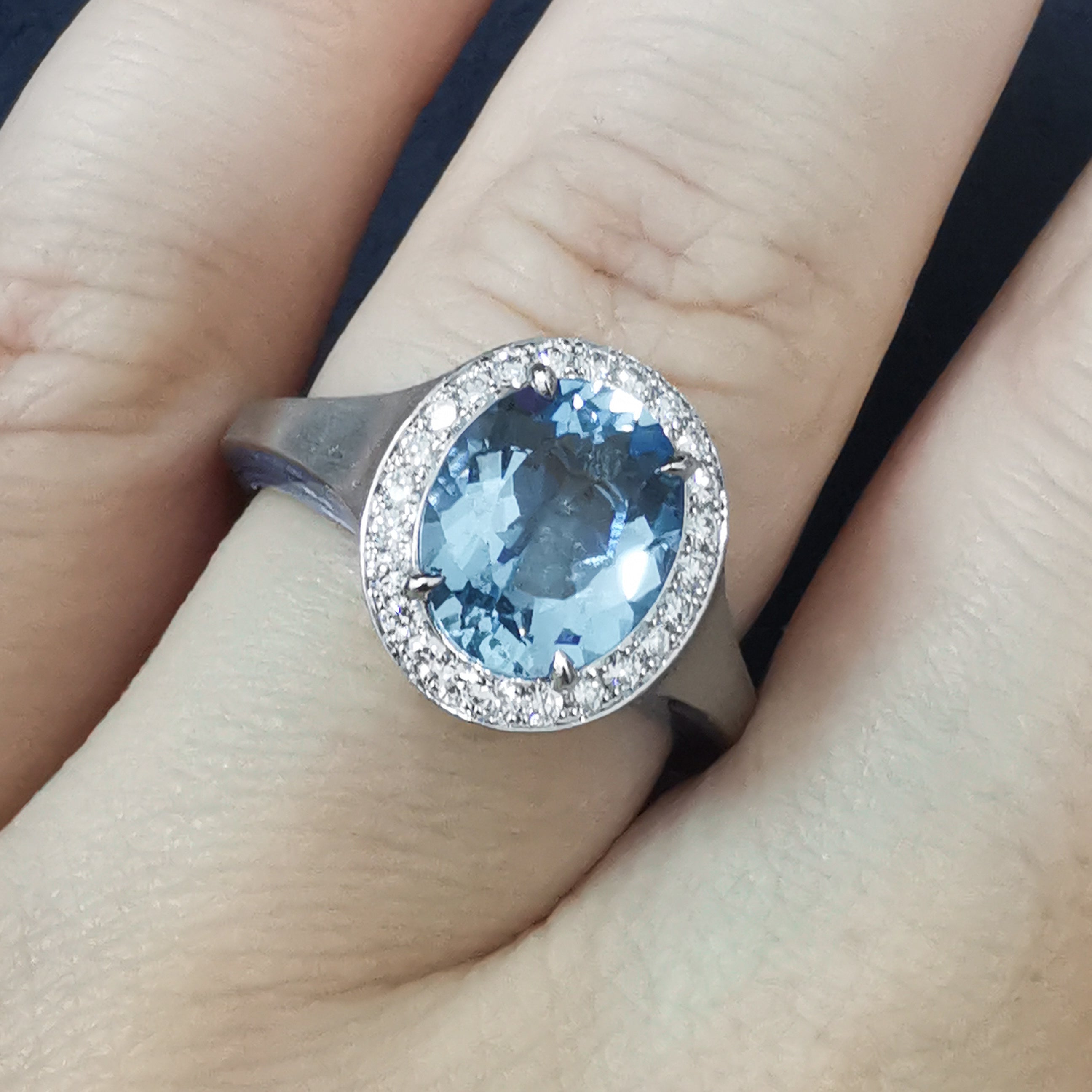 Aquamarine, Diamonds, Enamel 18K White Gold Ring, R 0143-02