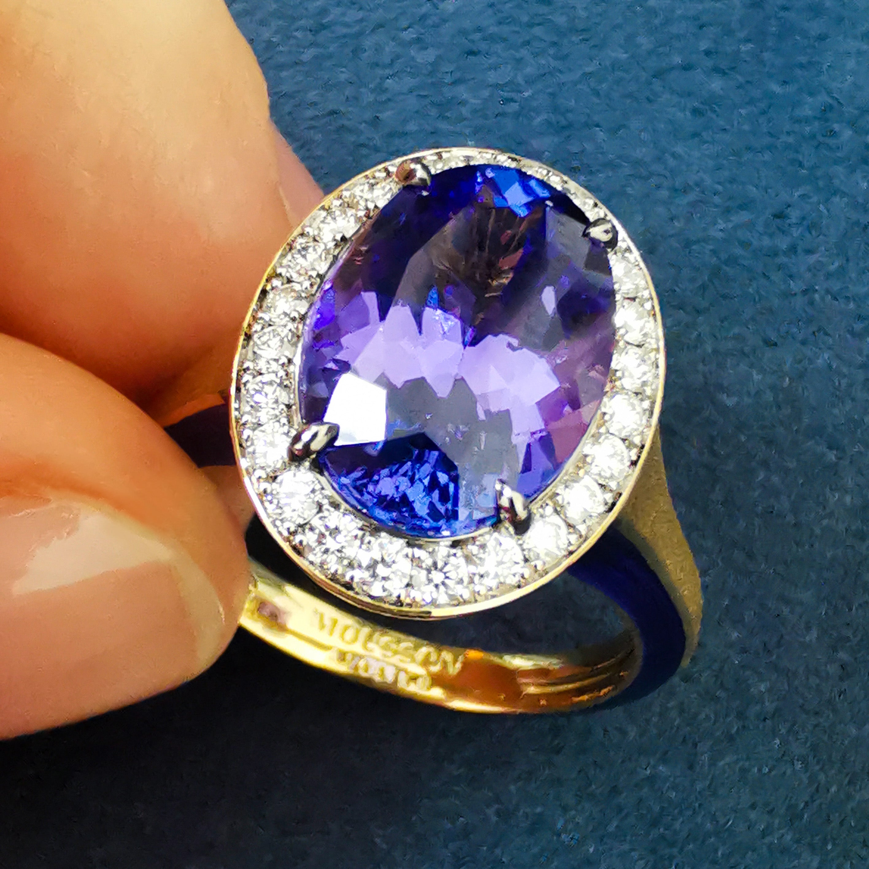 Tanzanite, Diamonds, Enamel 18K Yellow Gold Ring, R 0143-01