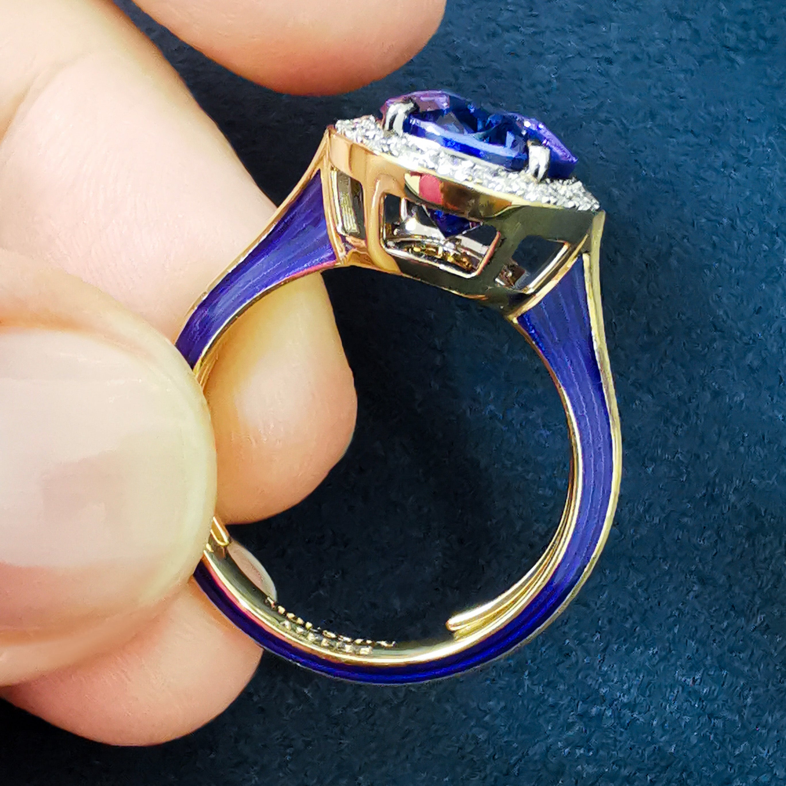 Tanzanite, Diamonds, Enamel 18K Yellow Gold Ring, R 0143-01