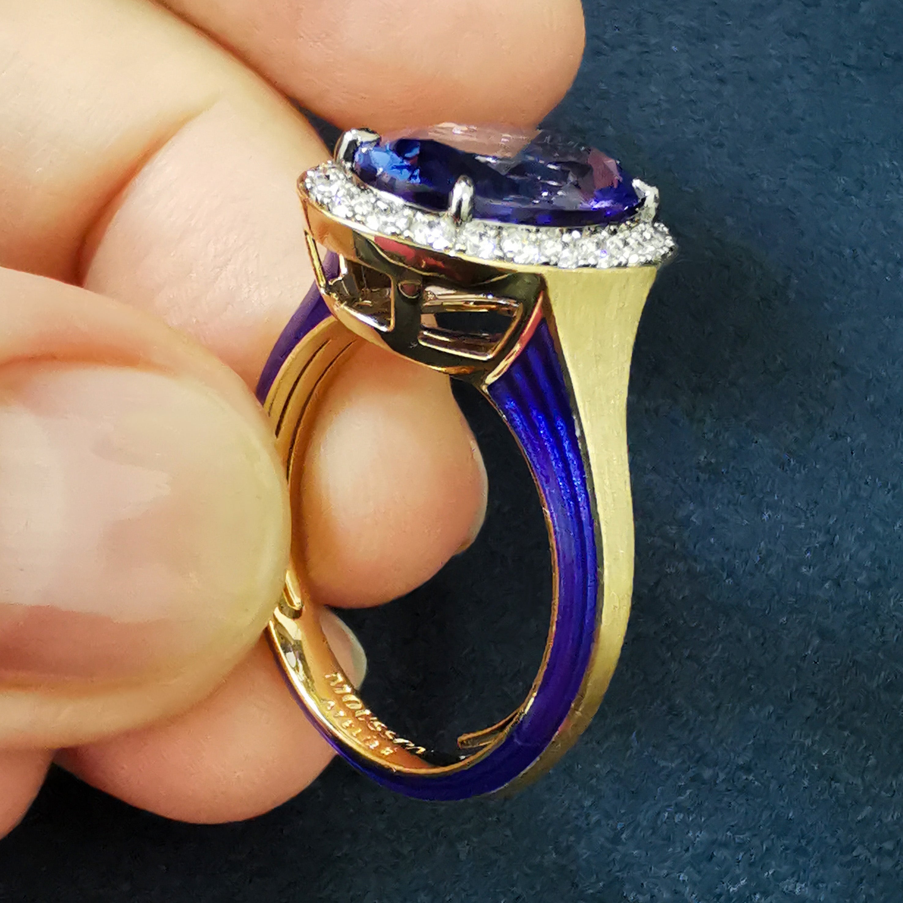Tanzanite, Diamonds, Enamel 18K Yellow Gold Ring, R 0143-01