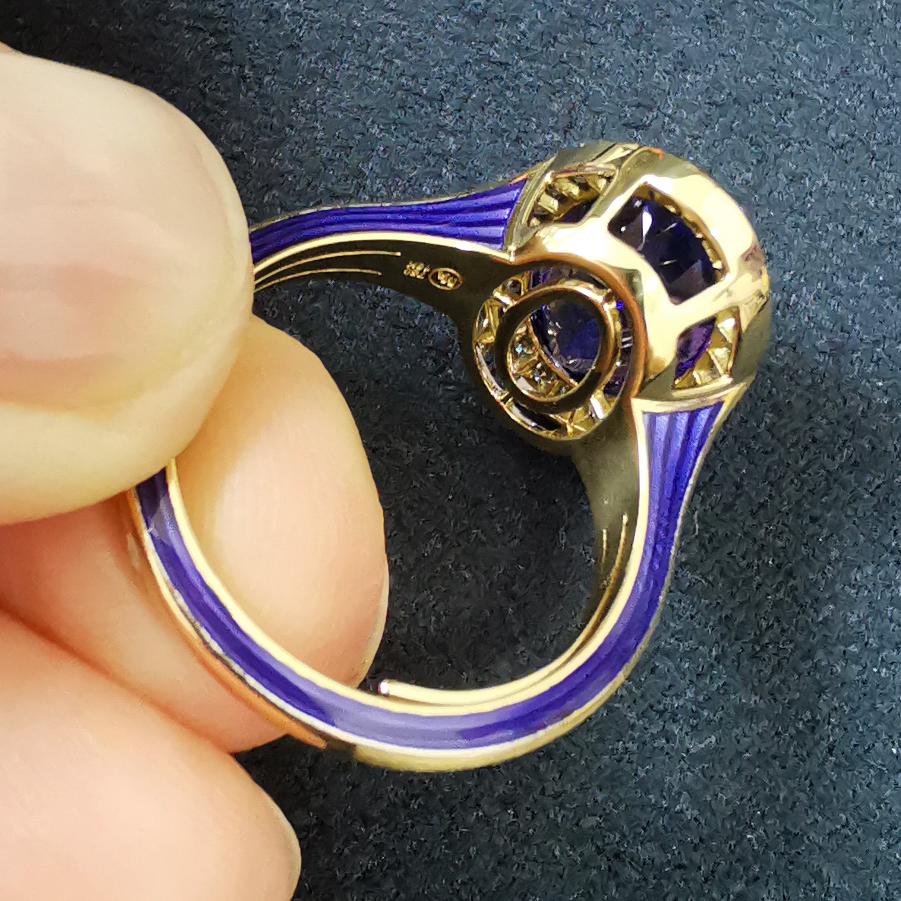 Tanzanite, Diamonds, Enamel 18K Yellow Gold Ring, R 0143-01