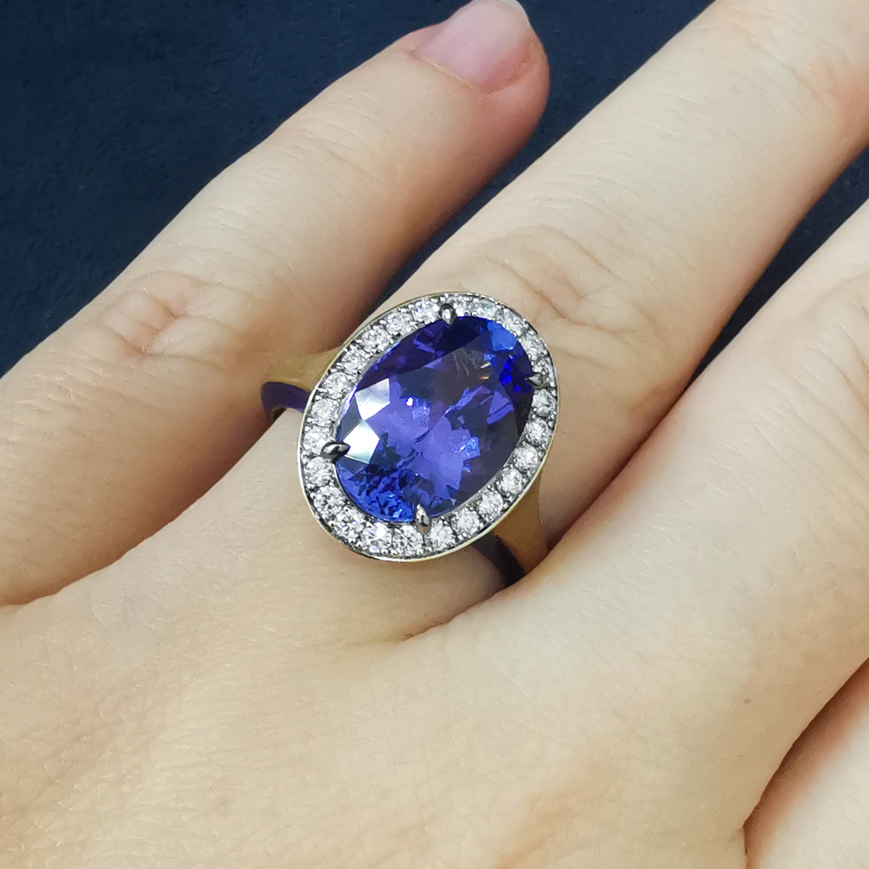 Tanzanite, Diamonds, Enamel 18K Yellow Gold Ring, R 0143-01