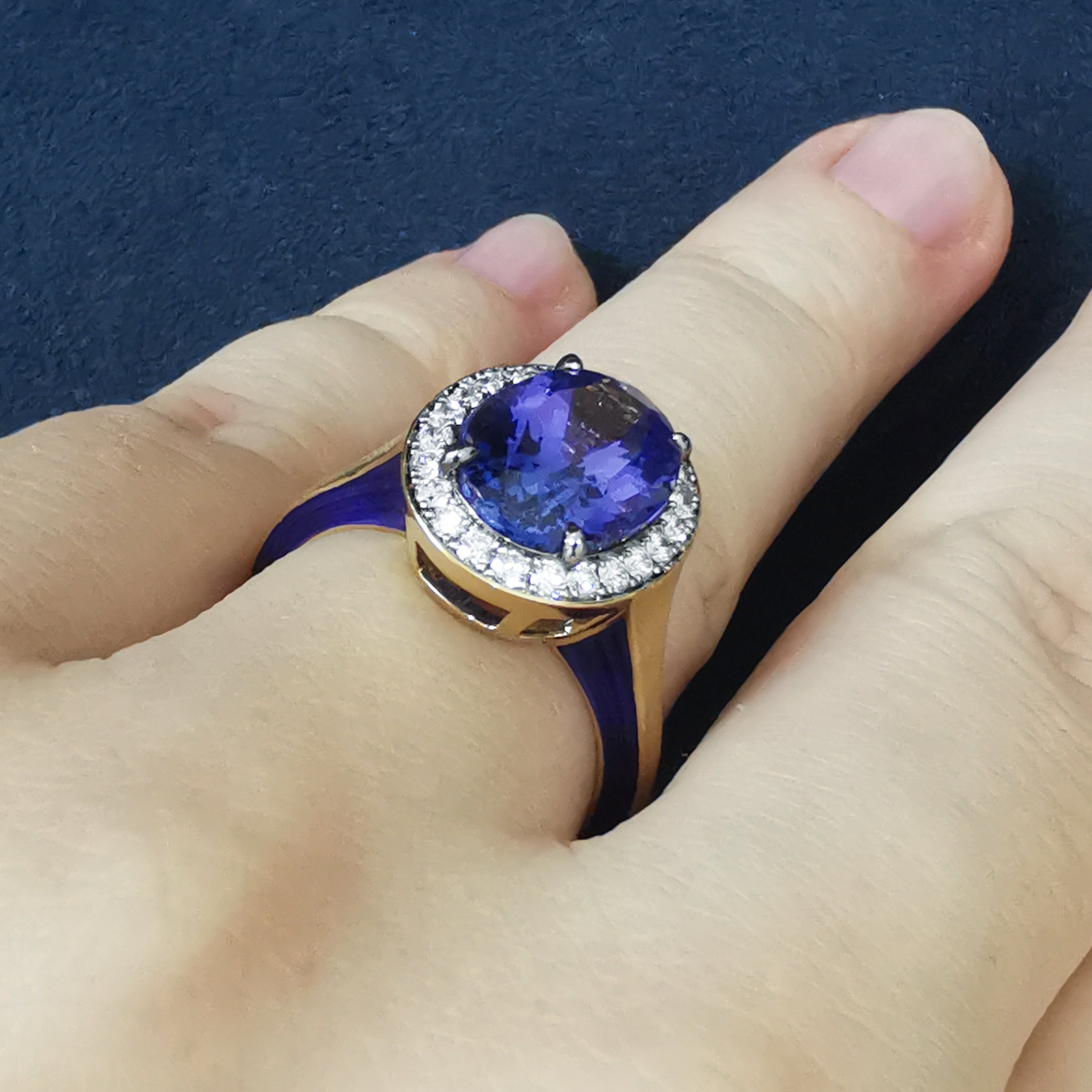 Tanzanite, Diamonds, Enamel 18K Yellow Gold Ring, R 0143-01
