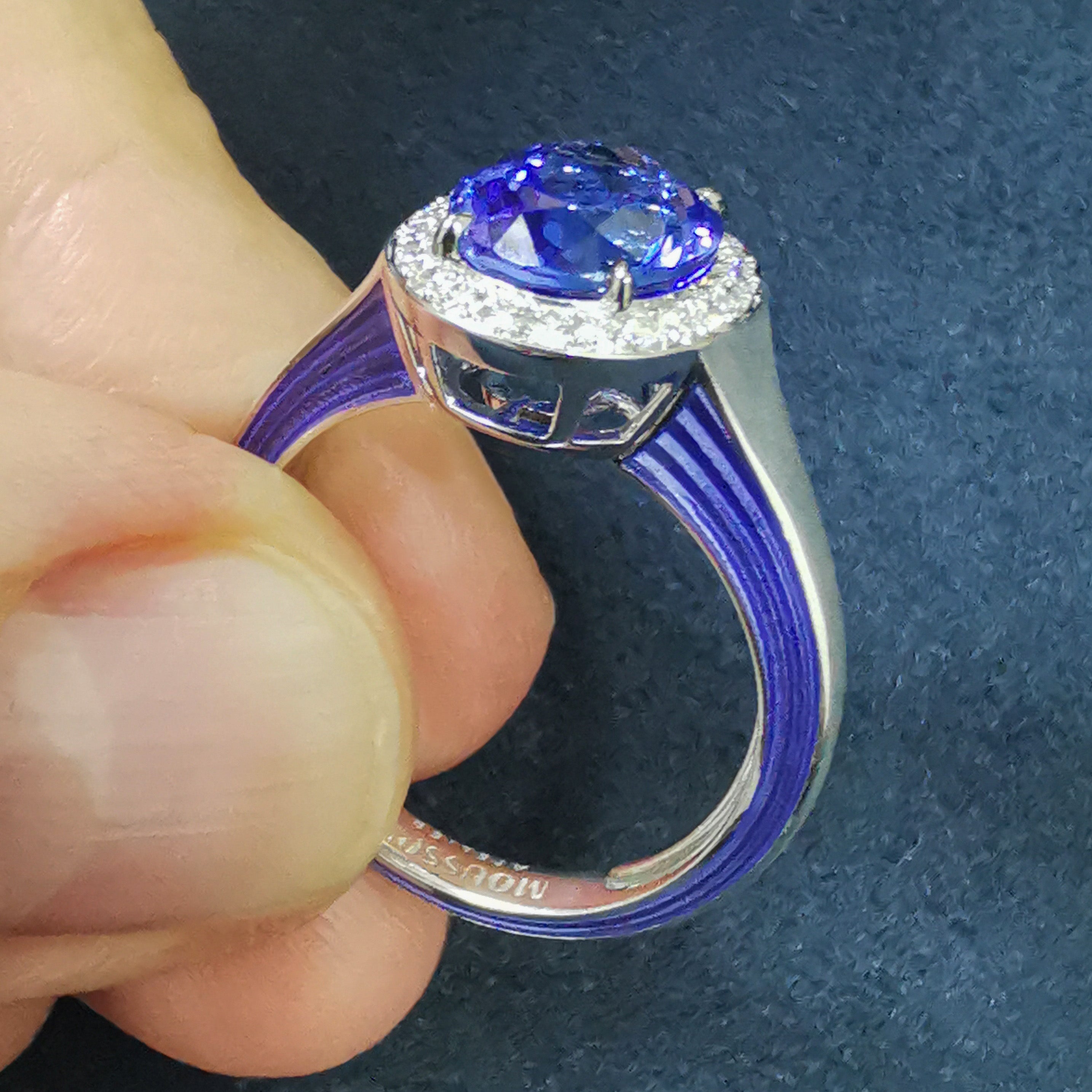 Tanzanite, Diamonds, Enamel 18K White Gold Ring, R 0143-02