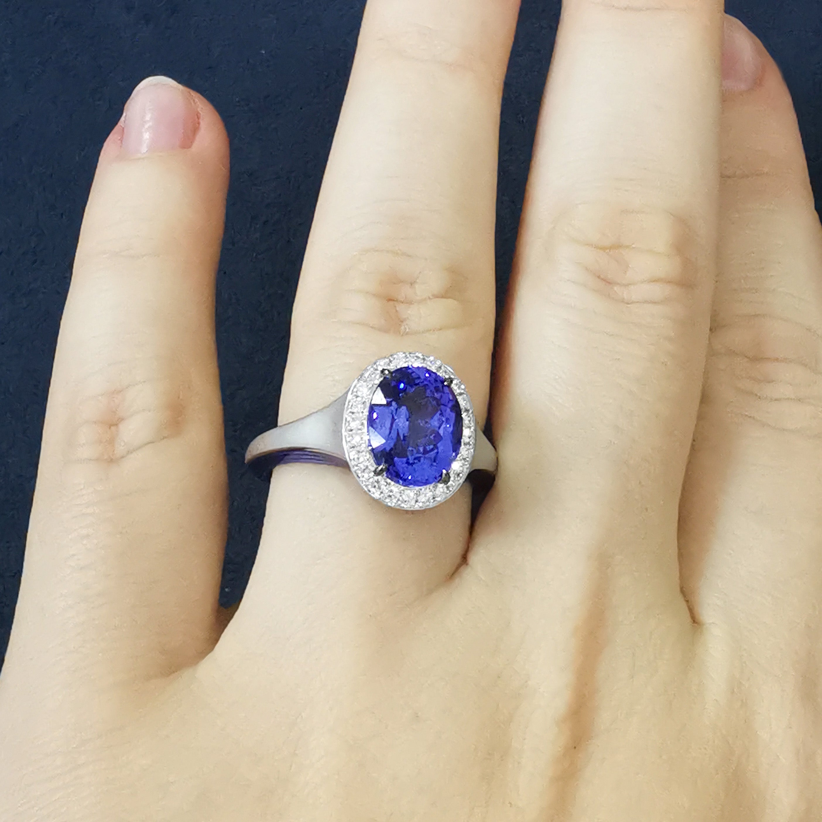 Tanzanite, Diamonds, Enamel 18K White Gold Ring, R 0143-02
