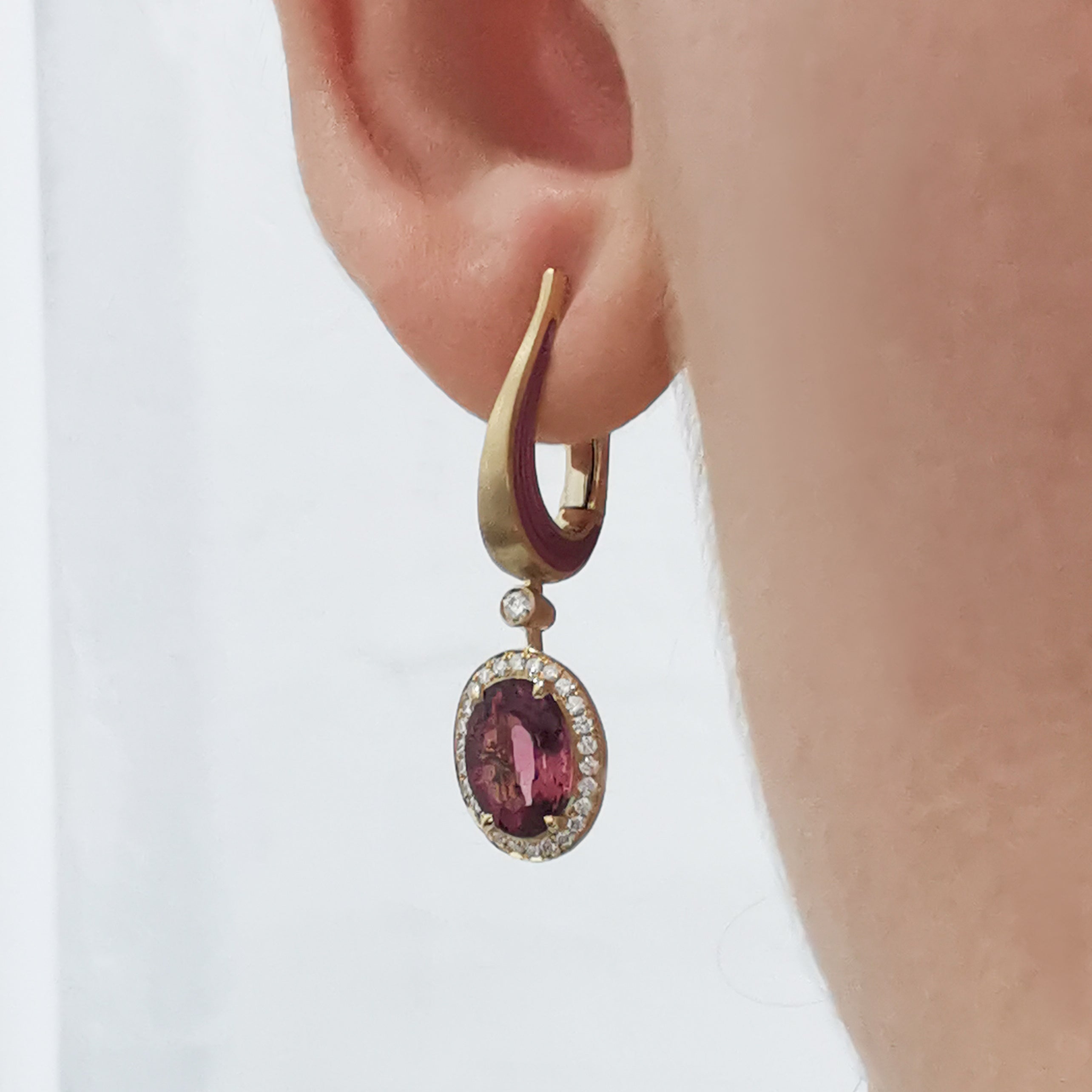 Pink Tourmaline, Diamonds 18K Yellow Gold Earrings, E 0143-02