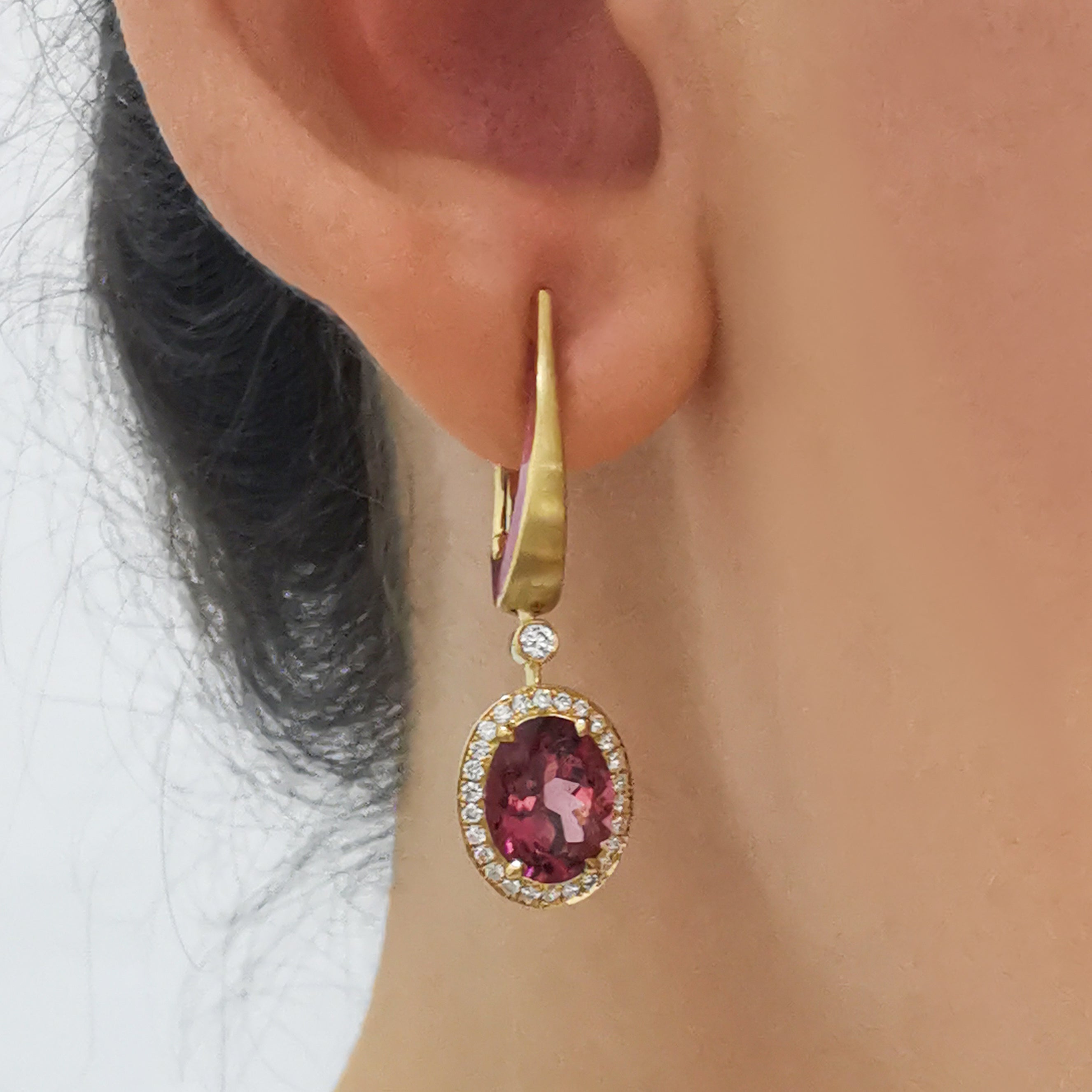 Pink Tourmaline, Diamonds 18K Yellow Gold Earrings, E 0143-02