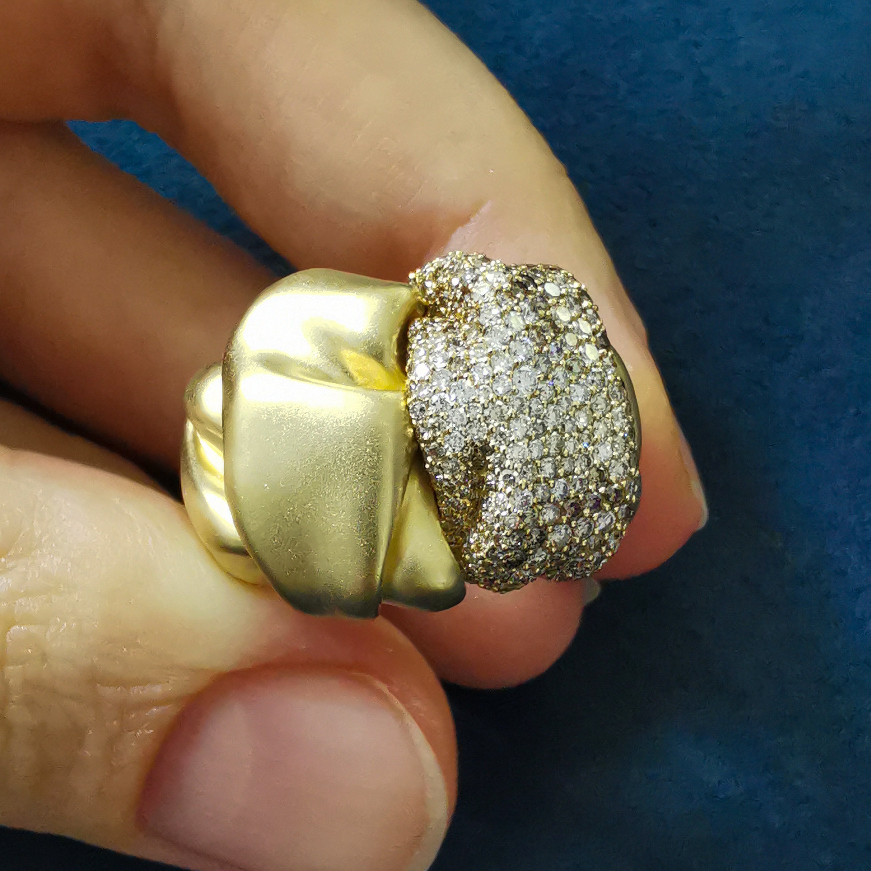White and Champagne Diamonds 18K Yellow Gold Ring, R 0132-2