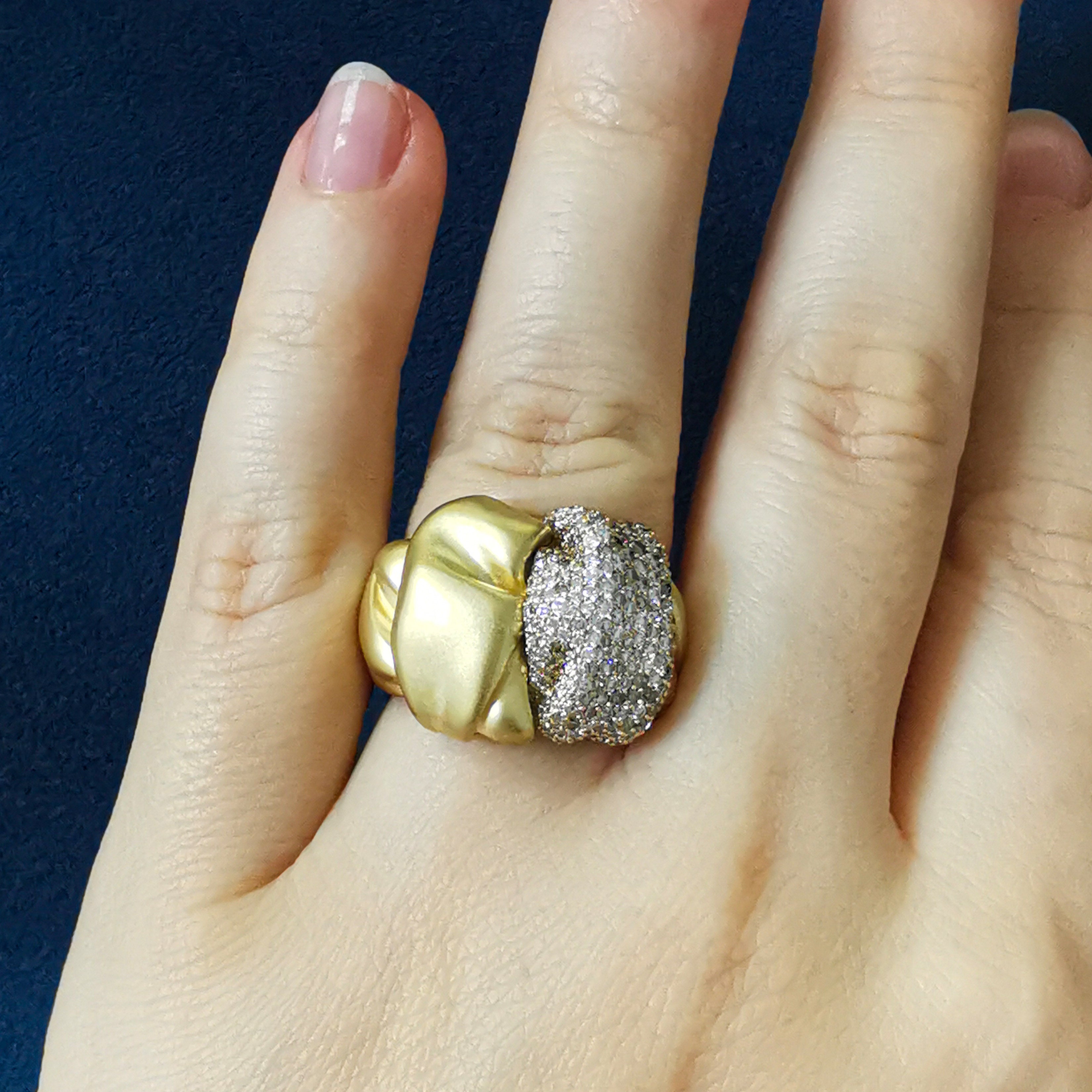 White and Champagne Diamonds 18K Yellow Gold Ring, R 0132-2