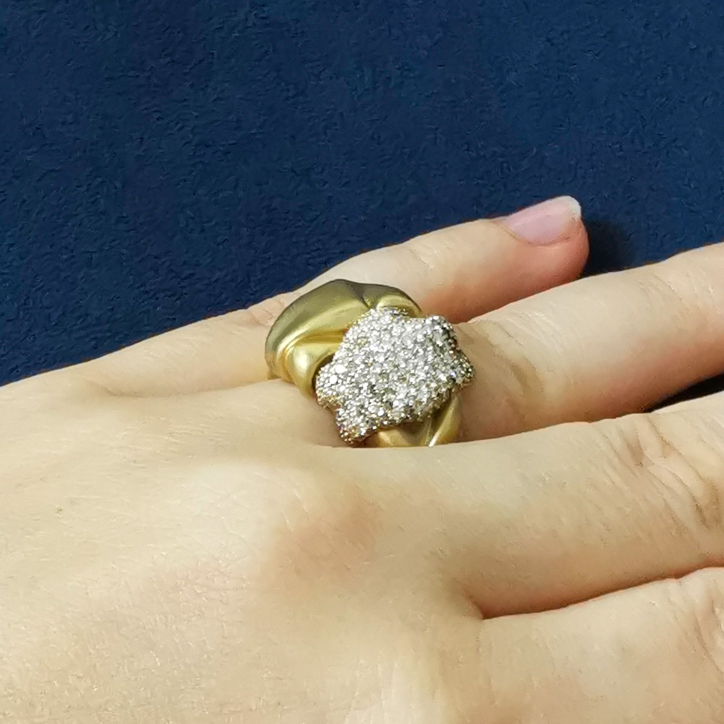 White and Champagne Diamonds 18K Yellow Gold Ring, R 0132-2