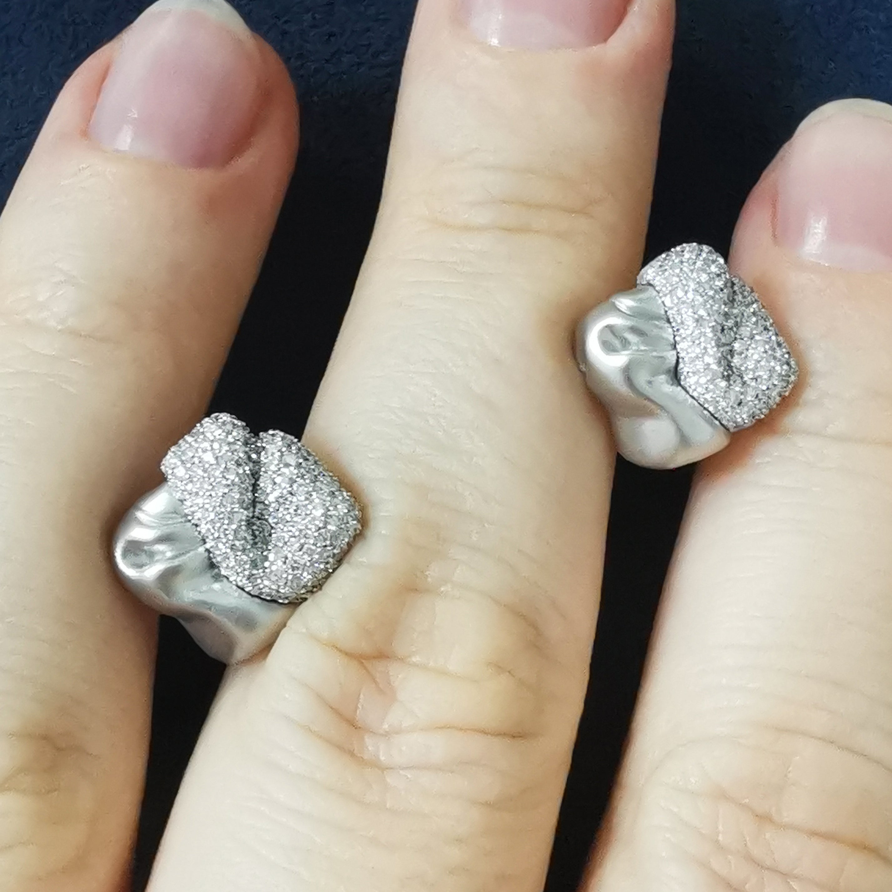 White Diamonds 18K White Gold Stud Earrings, E 0132-4