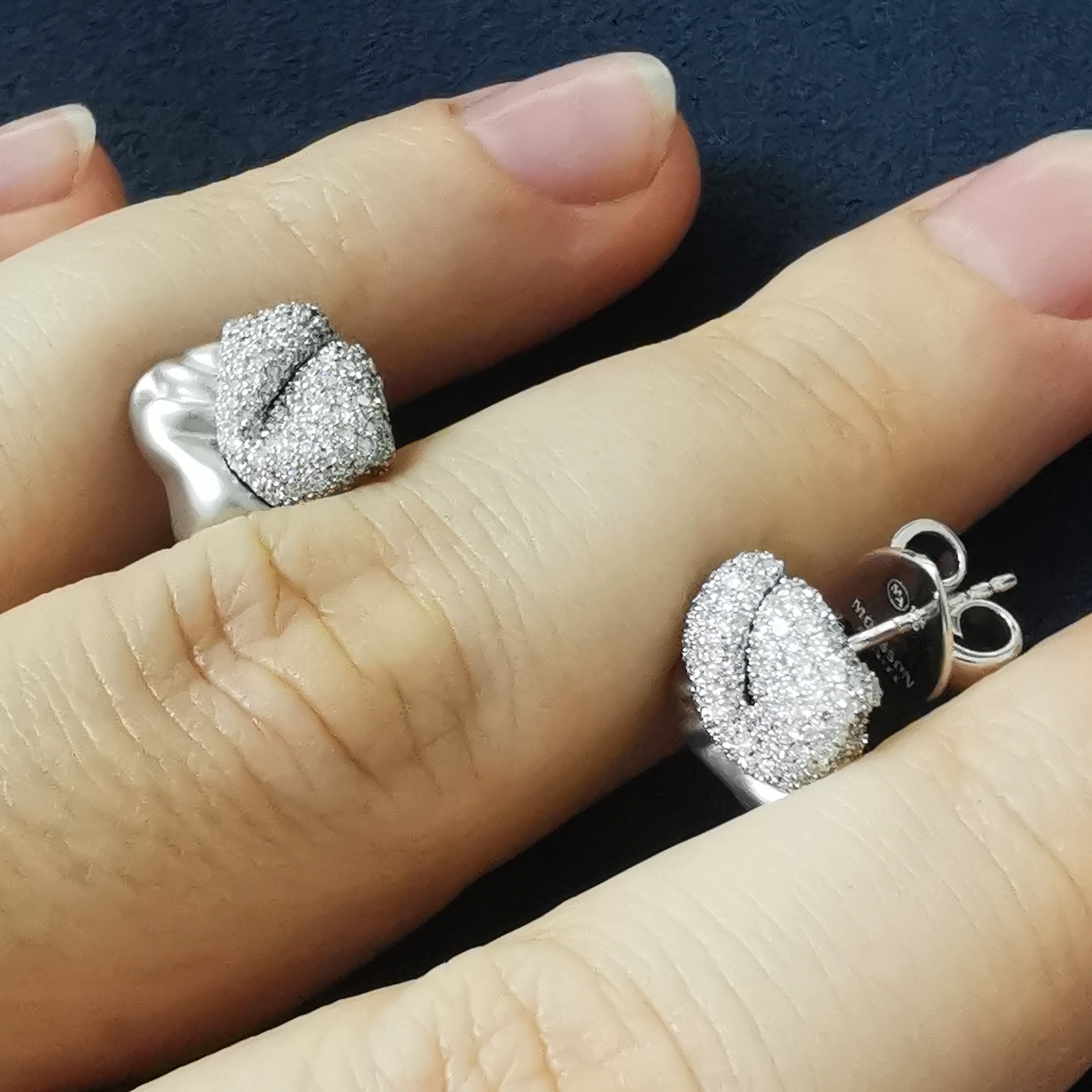White Diamonds 18K White Gold Stud Earrings, E 0132-4