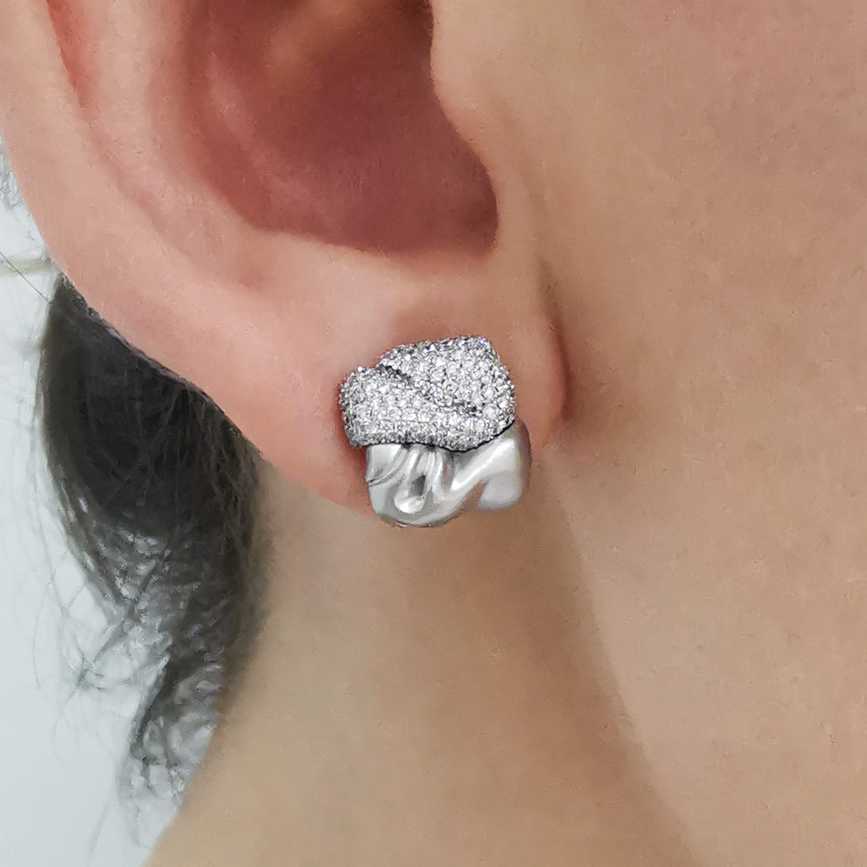 White Diamonds 18K White Gold Stud Earrings, E 0132-4