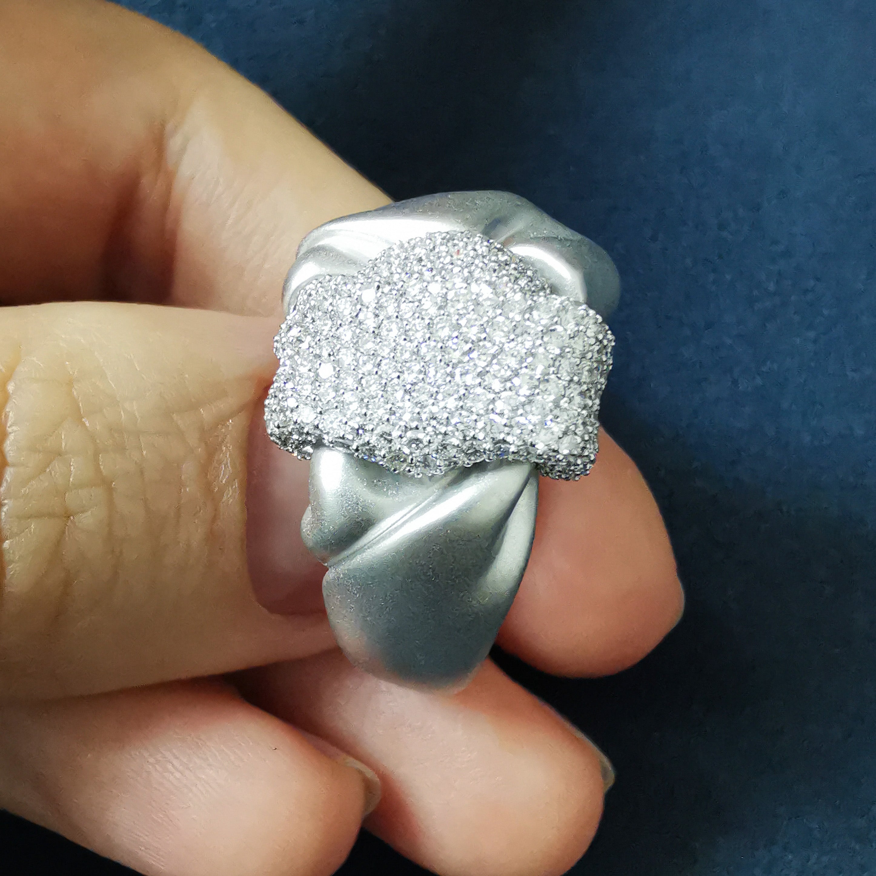 Diamonds 18K White Gold Ring, R 0132-2