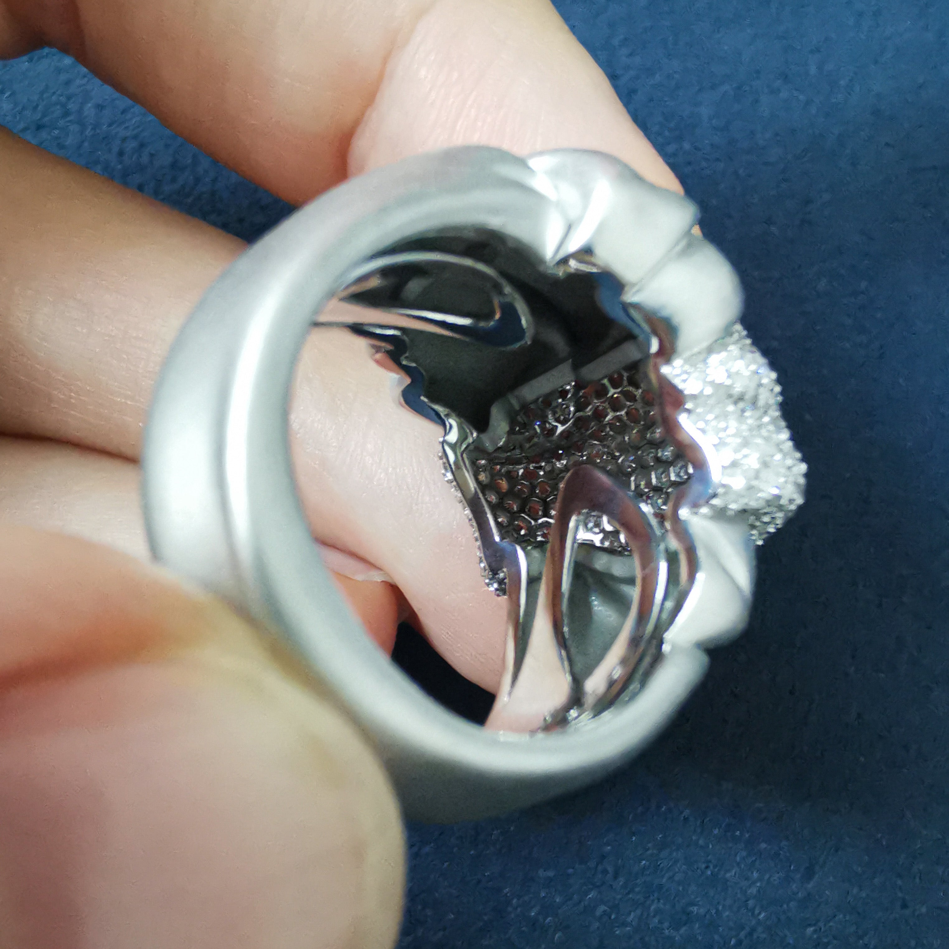Diamonds 18K White Gold Ring, R 0132-2
