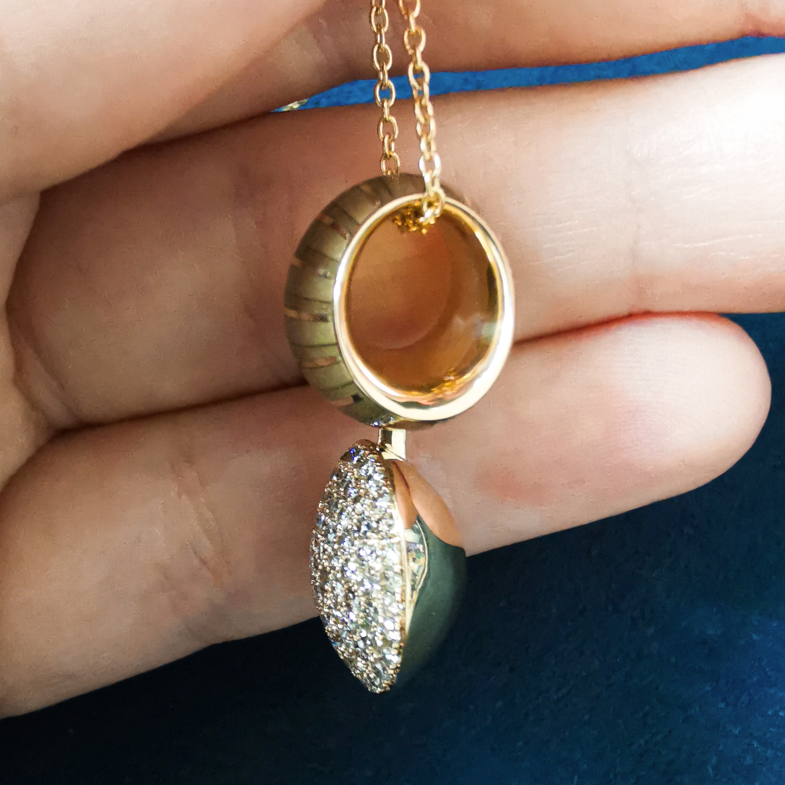 Enamel, Champagne Diamonds 18K Yellow Gold Pendant, P 0178-71