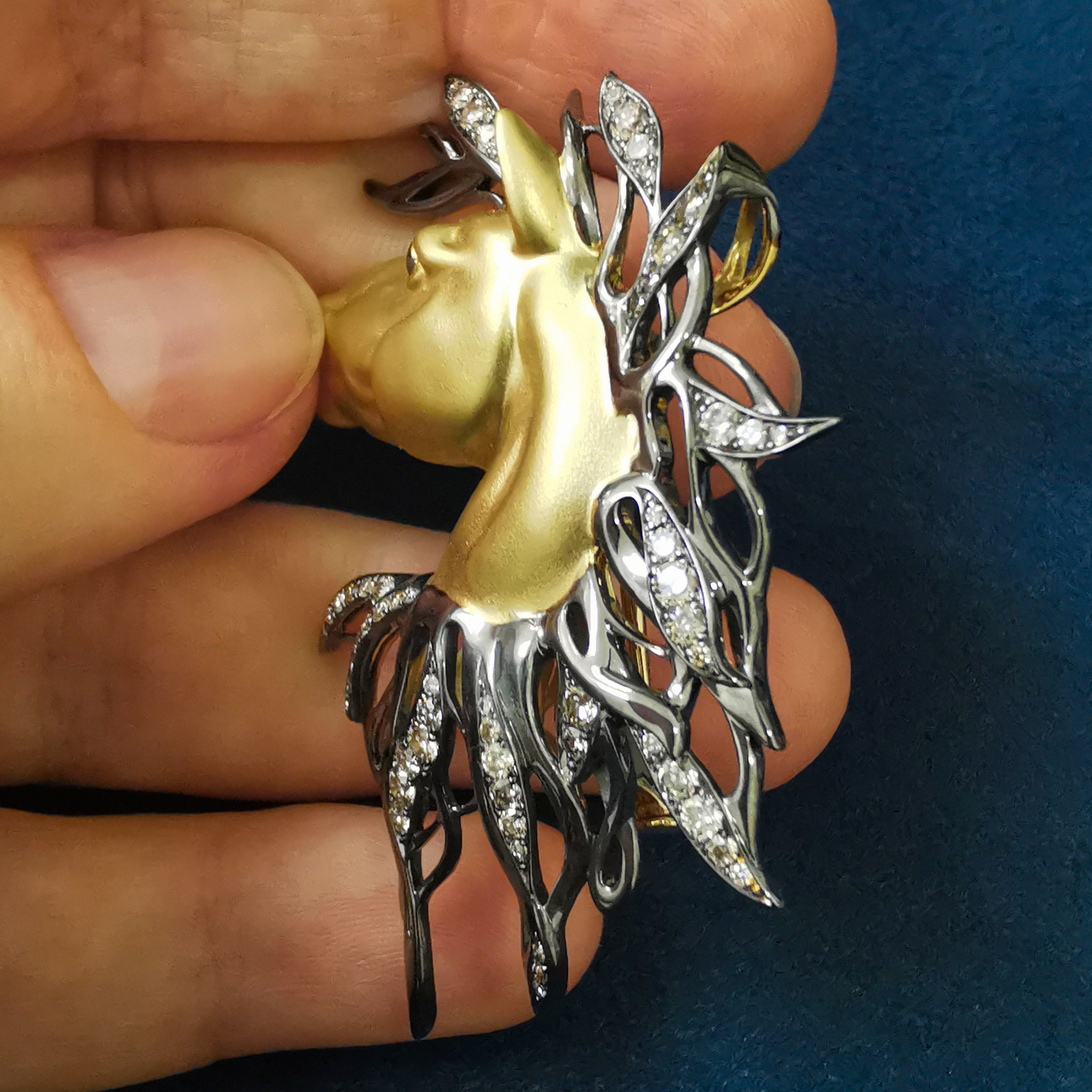 Brs 0231-0, 18K Yellow Gold, Champagne Diamonds Horse Head Brooch