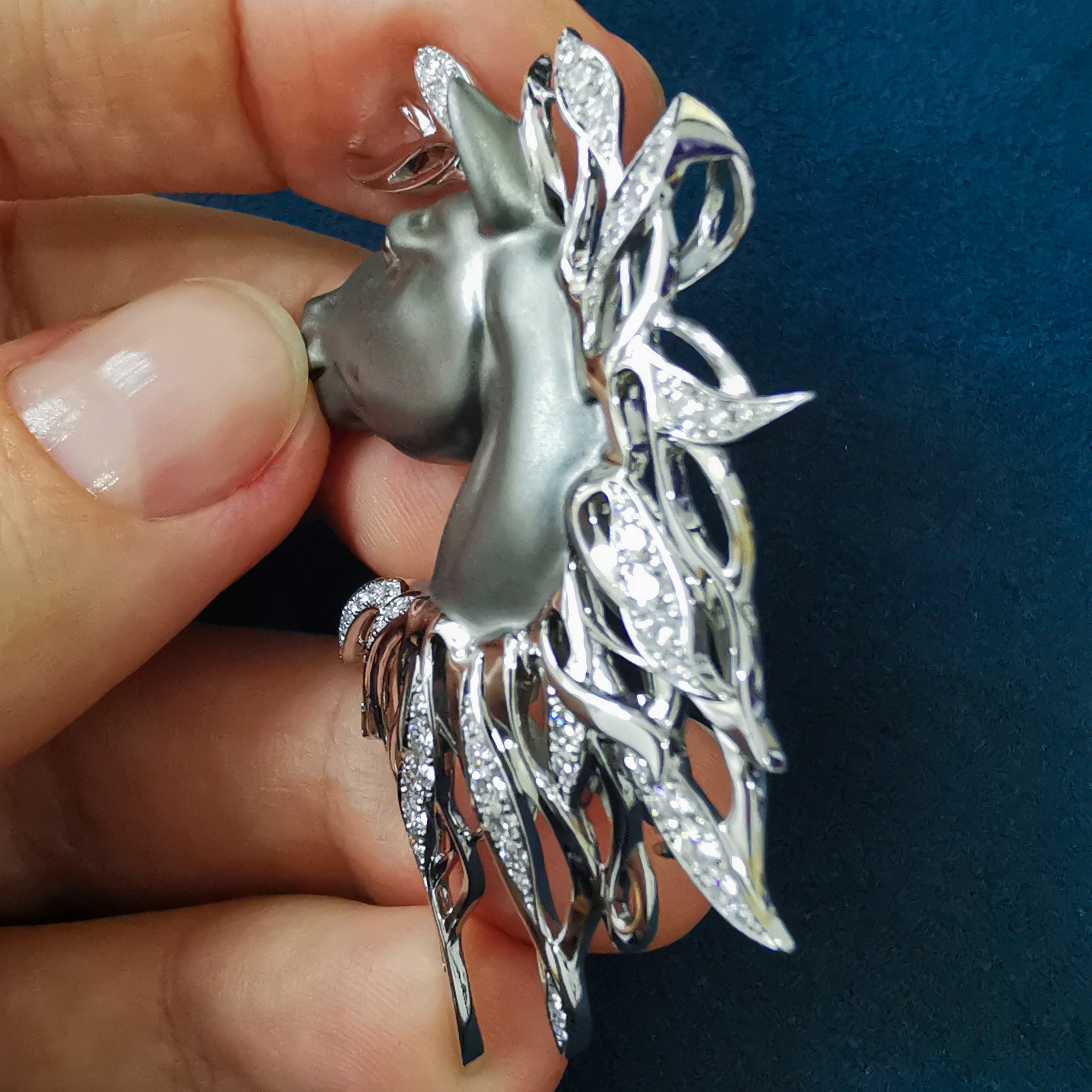 Diamonds Horse Head 18K White Black Gold Brooch, Brs 0231-0