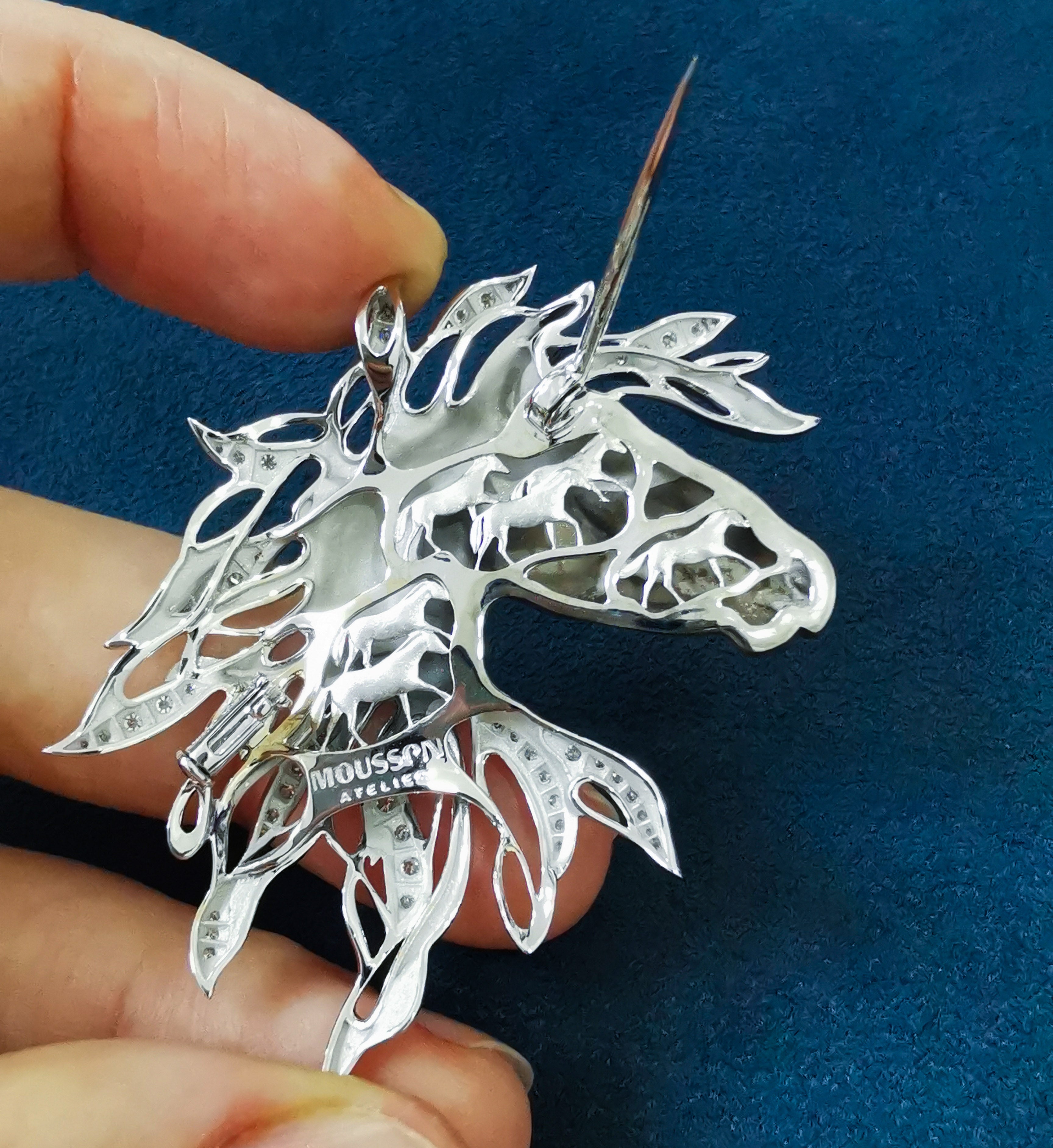 Diamonds Horse Head 18K White Black Gold Brooch, Brs 0231-0