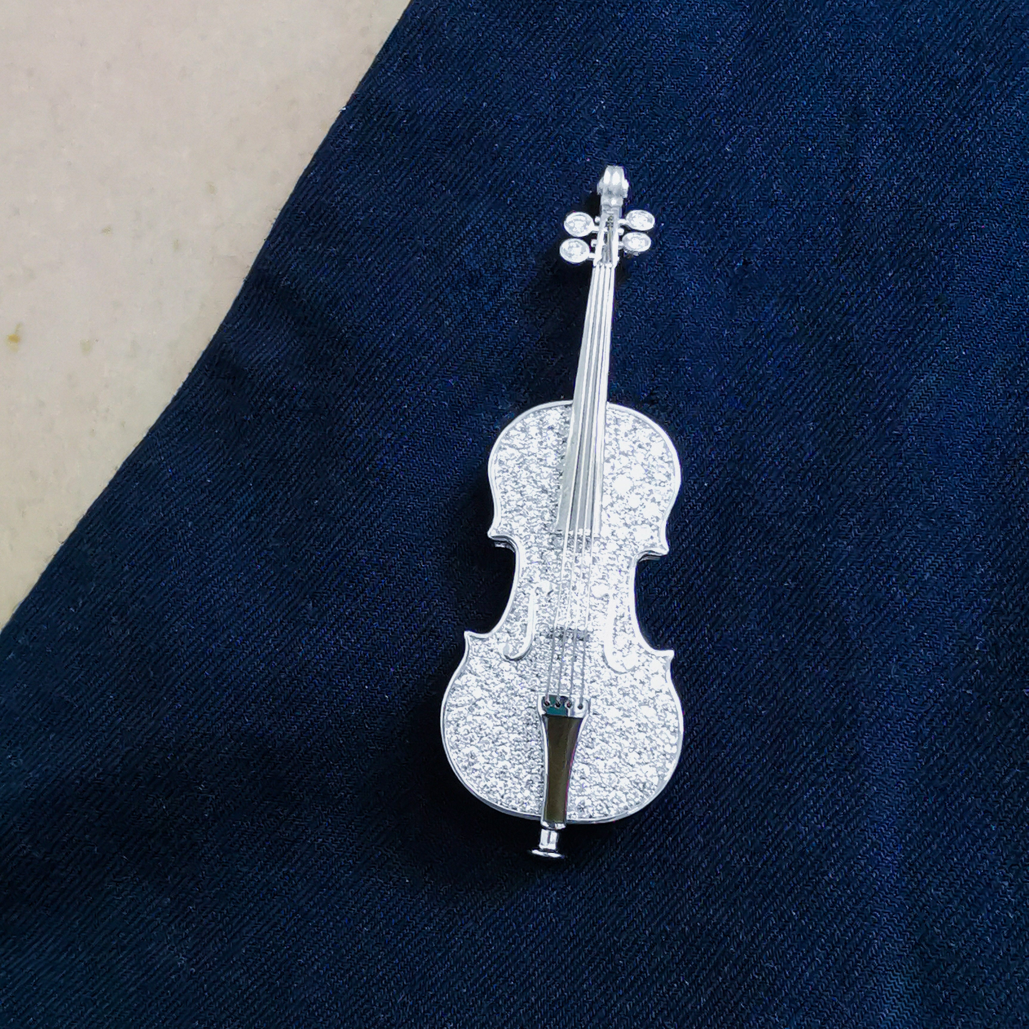 Diamonds 18K White Gold Violin Brooch, Brs 0267-20