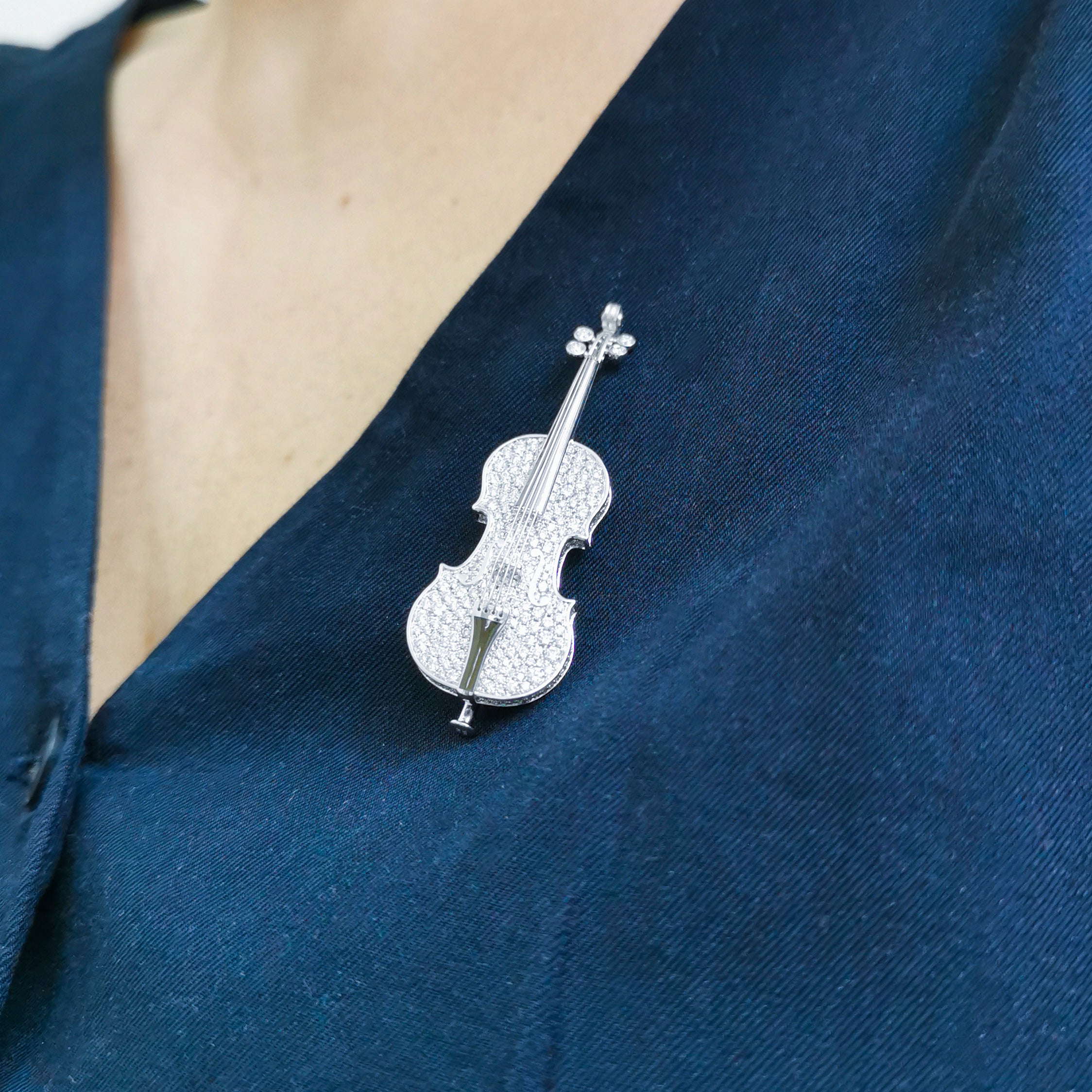 Diamonds 18K White Gold Violin Brooch, Brs 0267-20