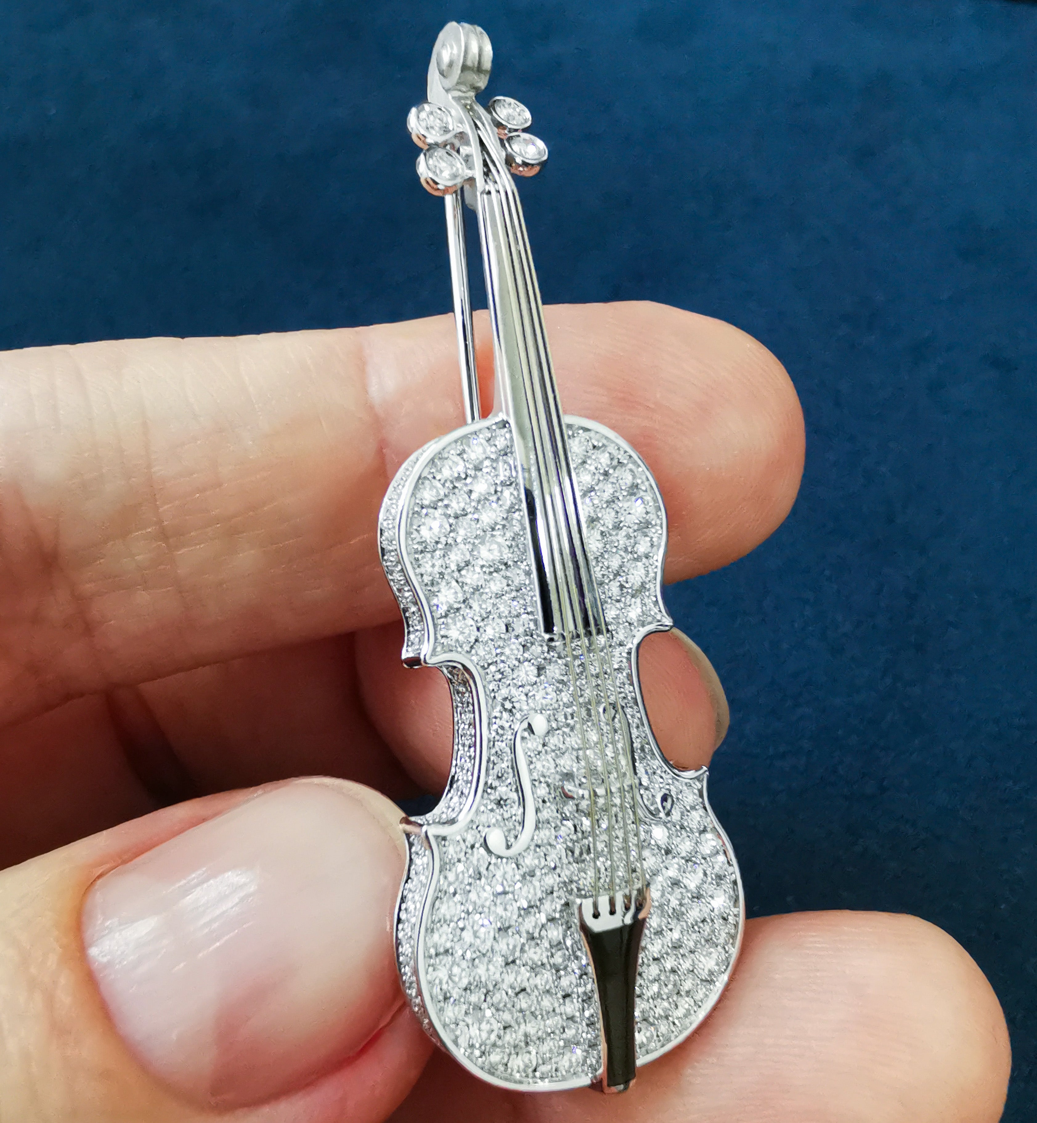 Diamonds 18K White Gold Violin Brooch, Brs 0267-20