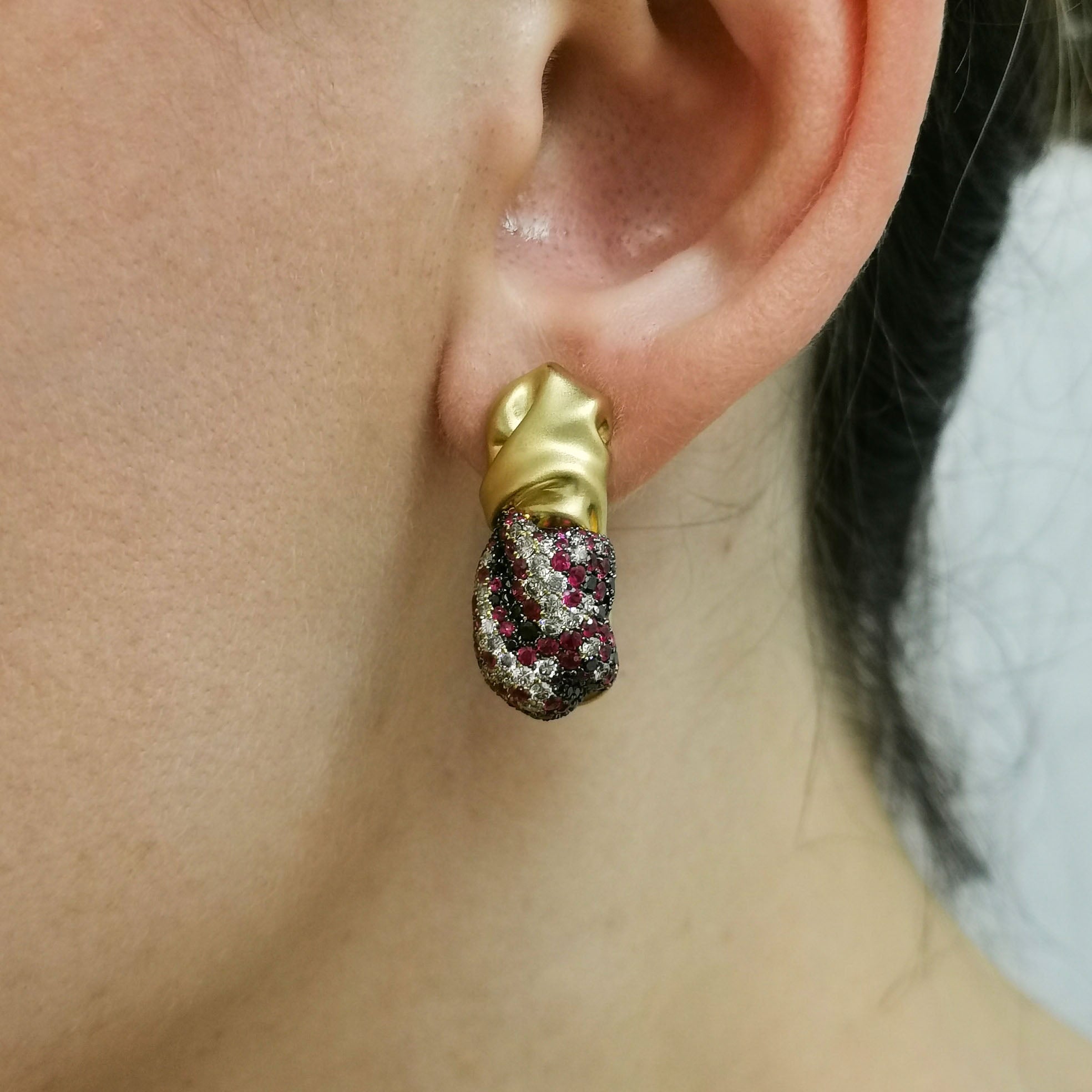 E 0132-5, 18K Yellow Gold, Ruby, Champagne and Black Diamonds Earrings