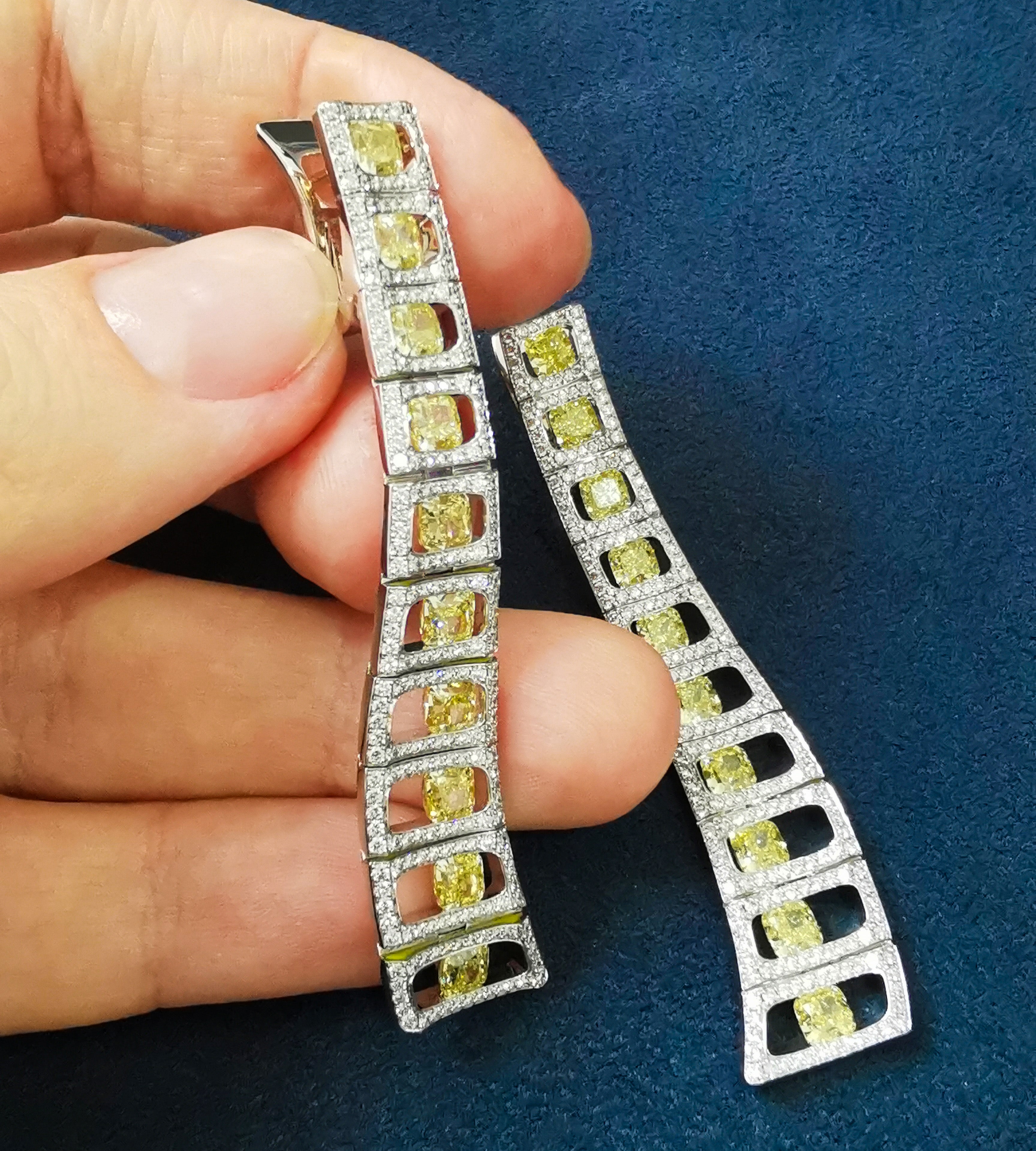 E 0226-0 18K White Gold, Enamel, Yellow Diamonds, Diamonds Earrings
