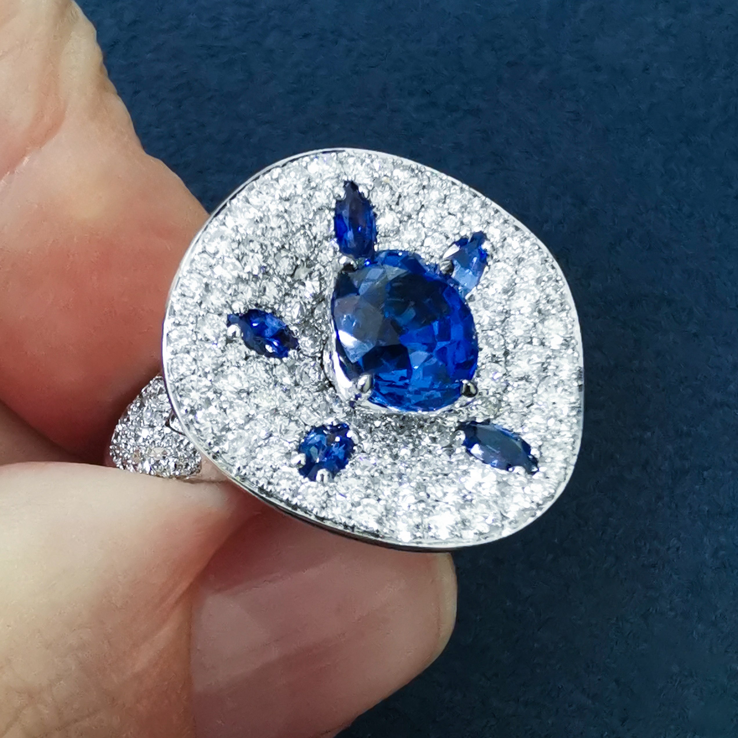Sapphire, Diamonds 18K White Gold Ring, R 0205-21