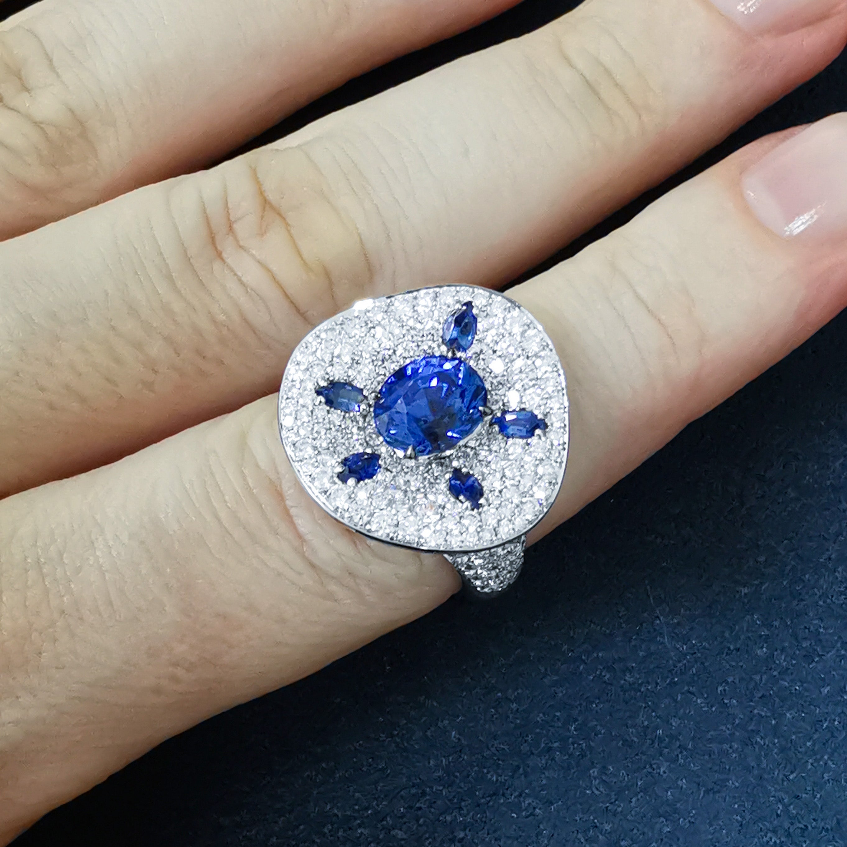 Sapphire, Diamonds 18K White Gold Ring, R 0205-21