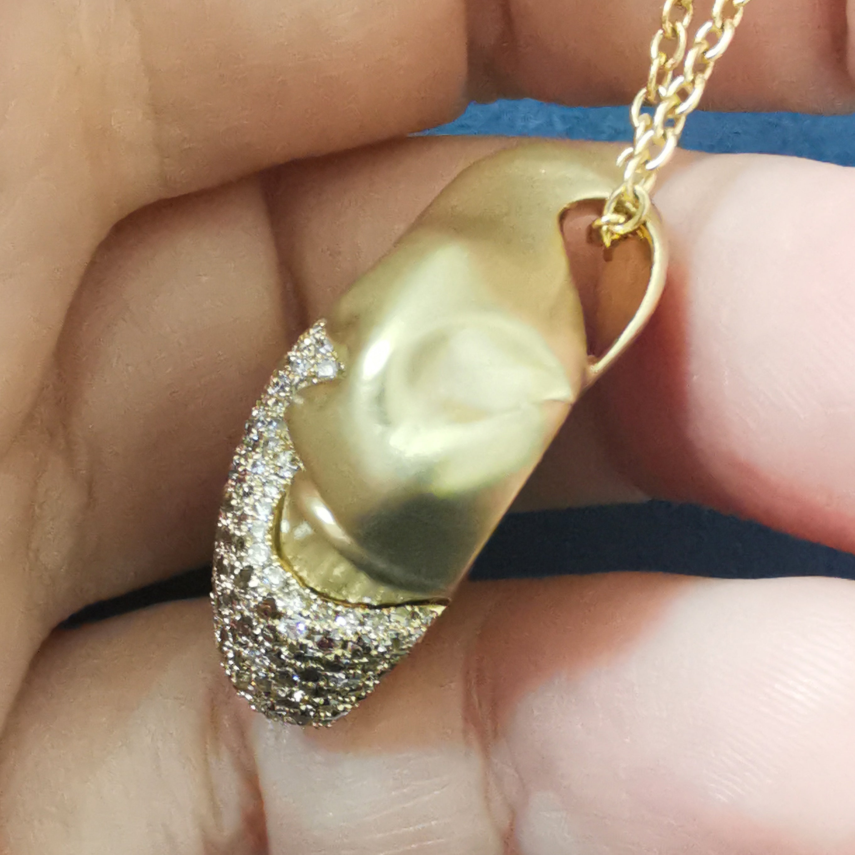 White and Champagne Diamonds 18K Yellow Matte Gold Pendant, P 0132-1